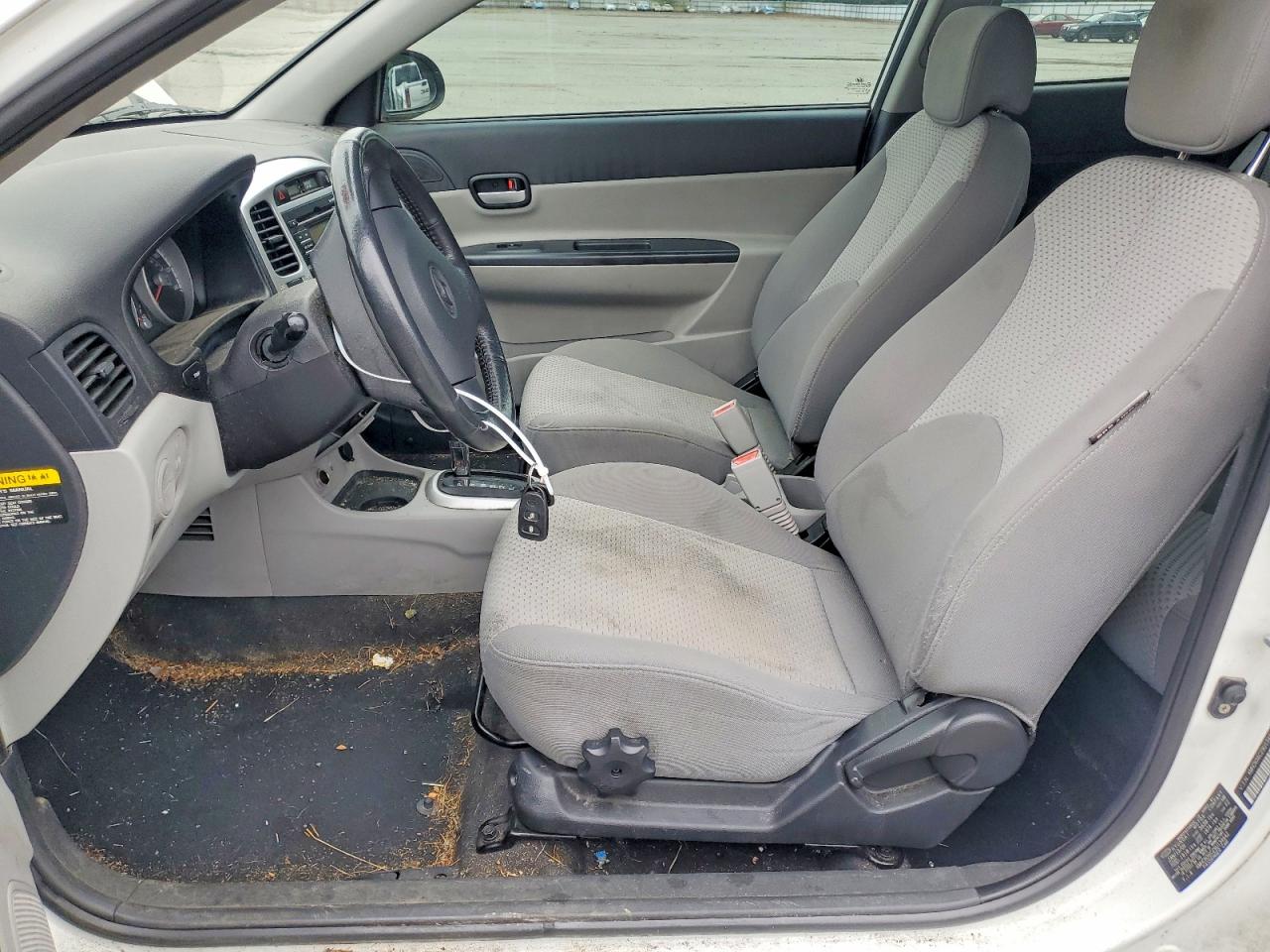 2009 Hyundai Accent Se White vin: KMHCN36C29U134642
