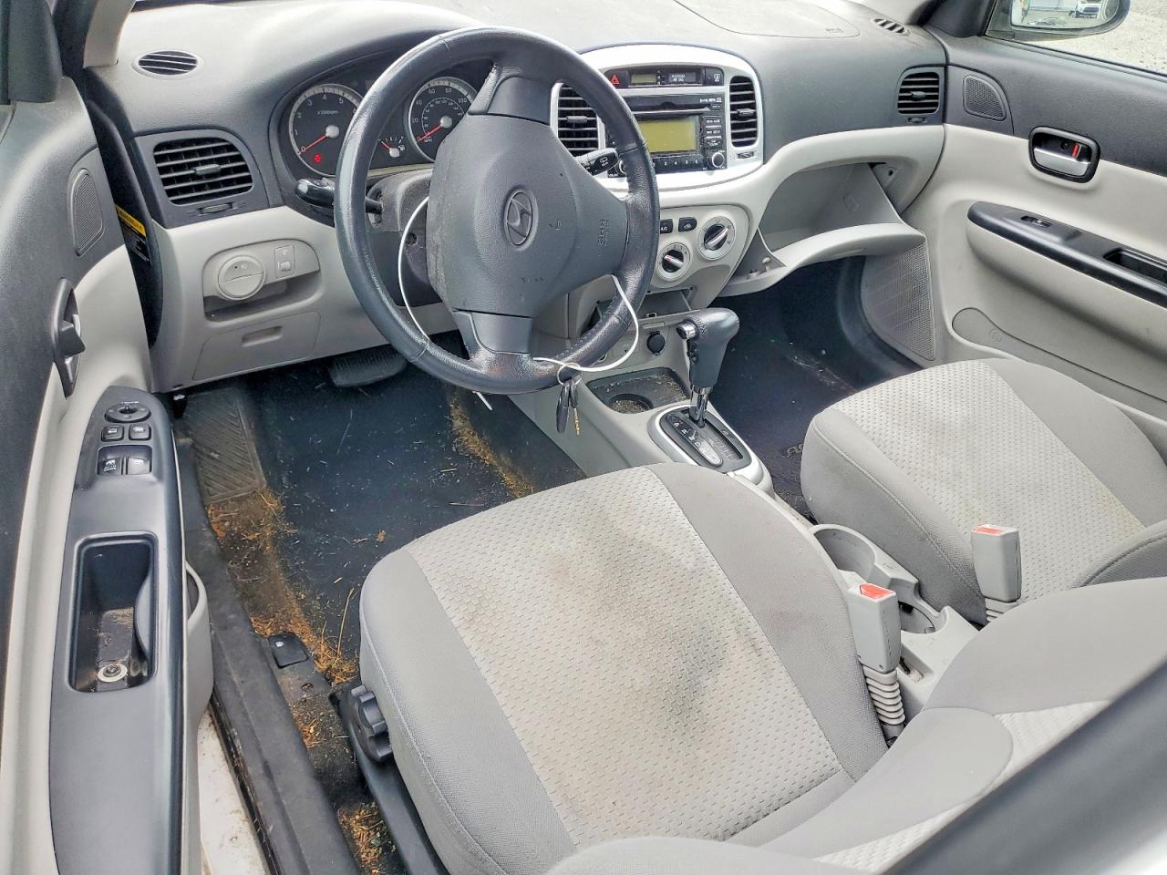 2009 Hyundai Accent Se White vin: KMHCN36C29U134642