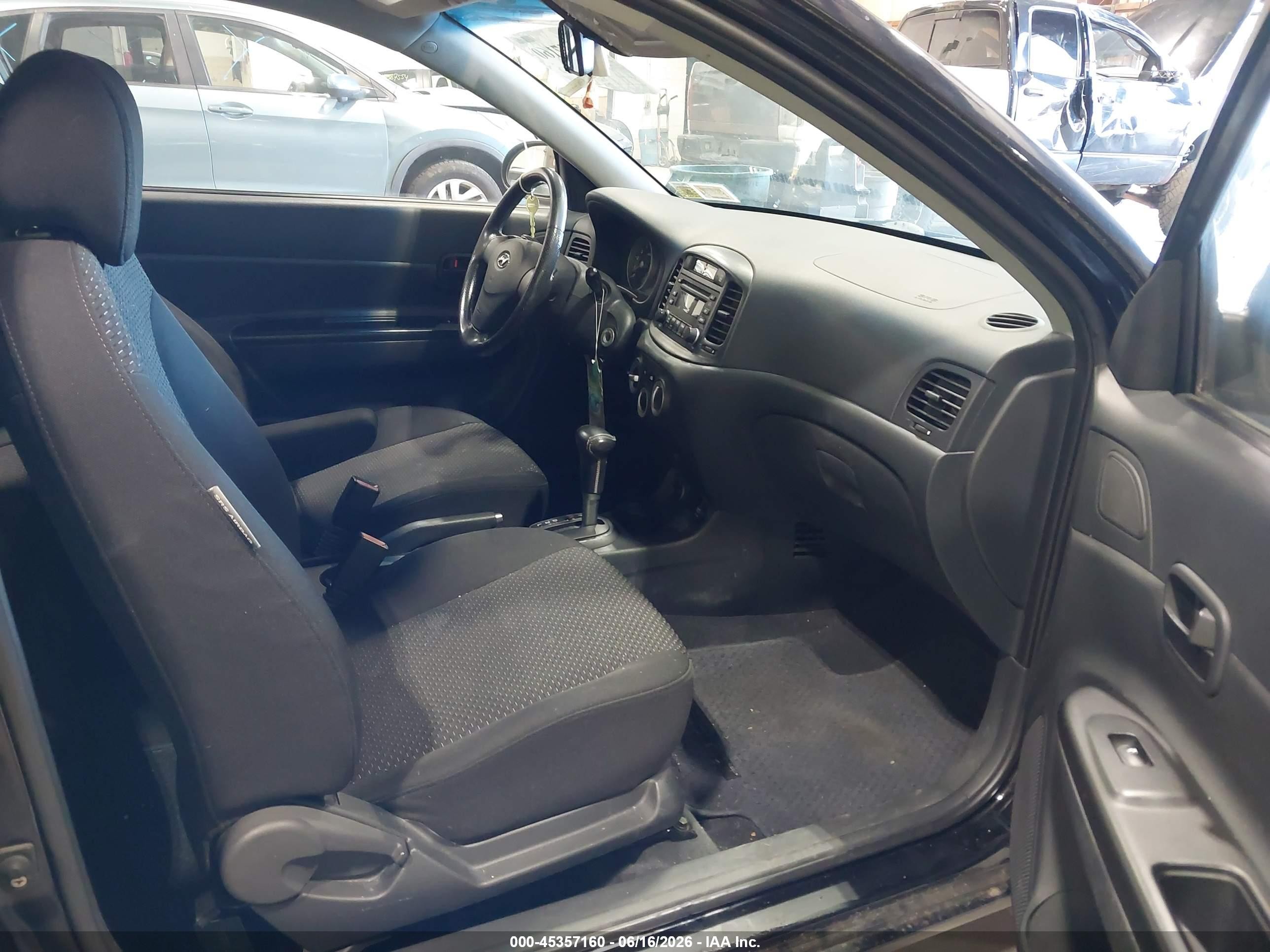2007 Hyundai Accent Se Black vin: KMHCN36C37U027547