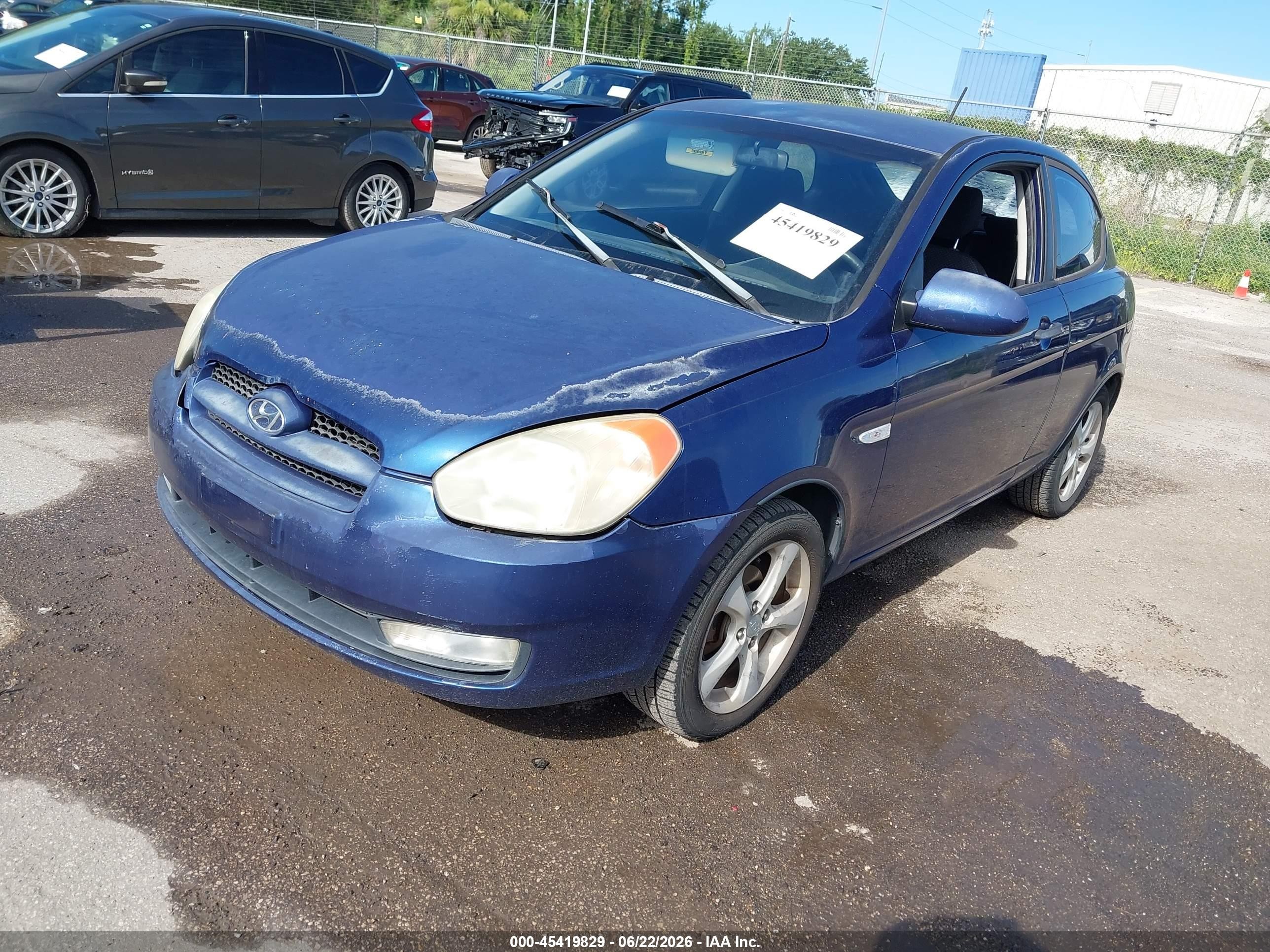 2009 Hyundai Accent Se Blue vin: KMHCN36C39U129899