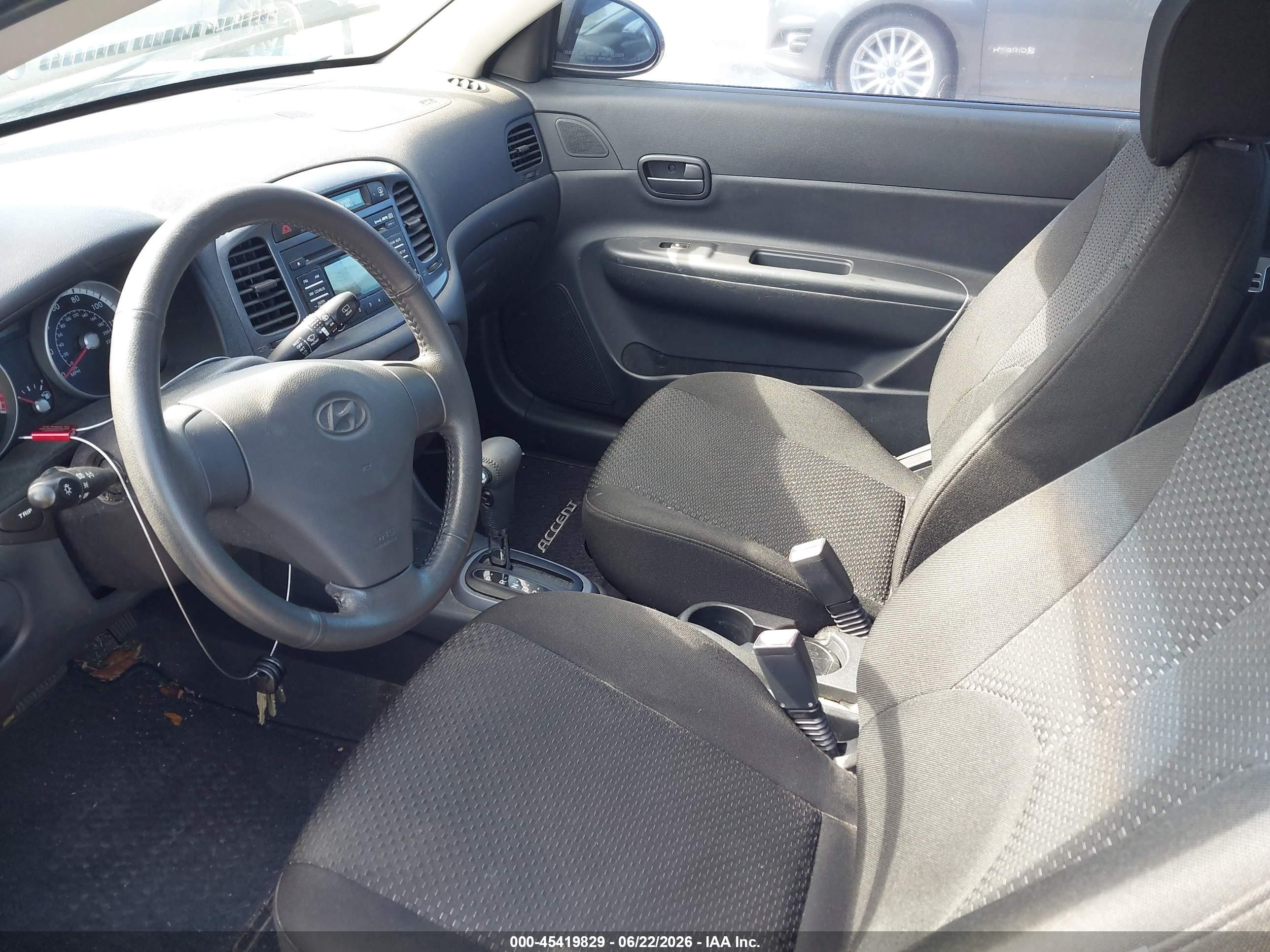 2009 Hyundai Accent Se Blue vin: KMHCN36C39U129899