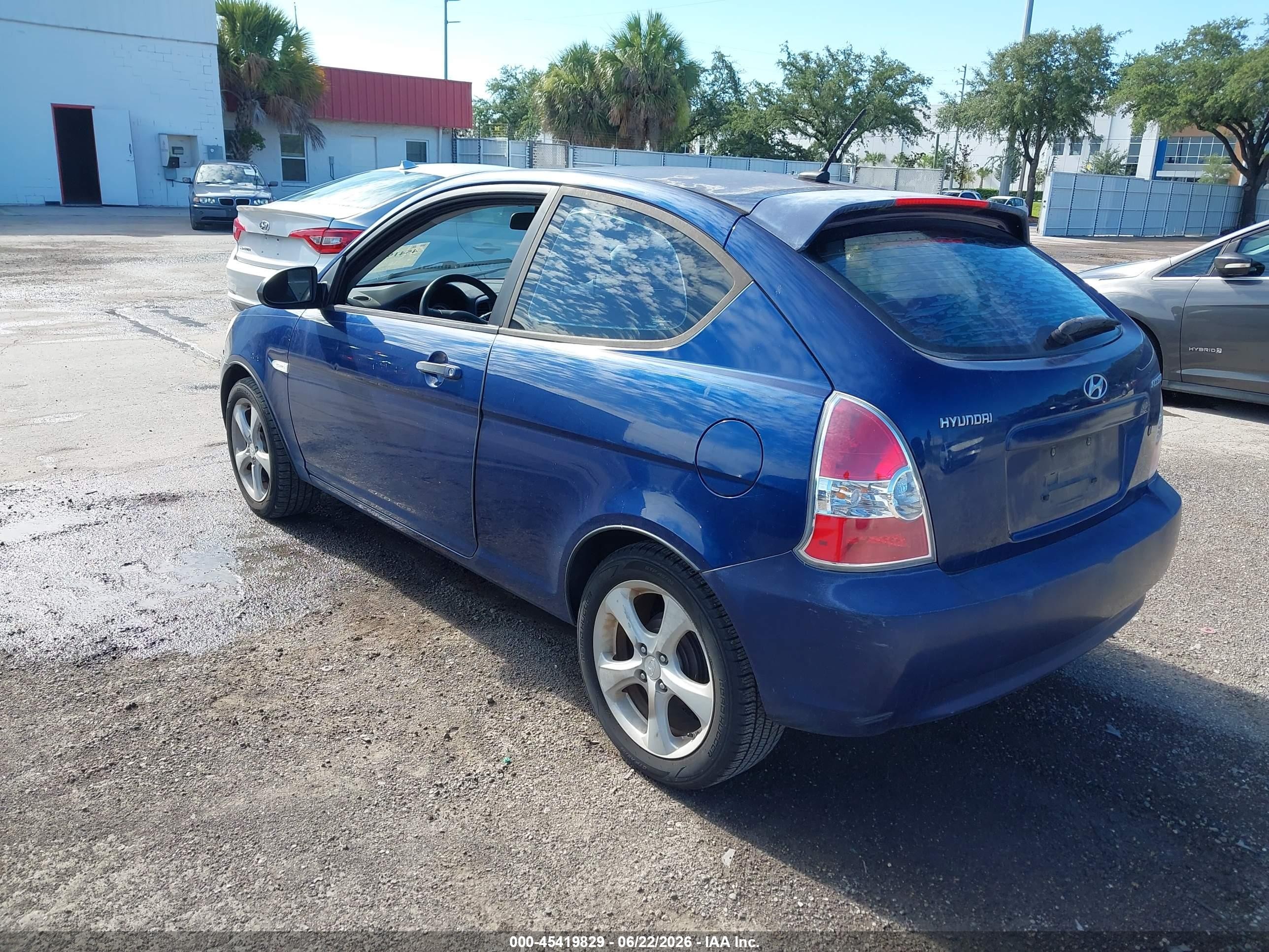2009 Hyundai Accent Se Blue vin: KMHCN36C39U129899
