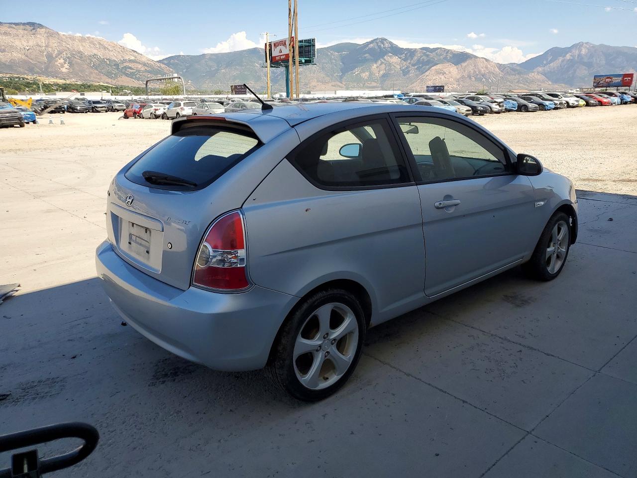 2007 Hyundai Accent Silver vin: KMHCN36C47U012314