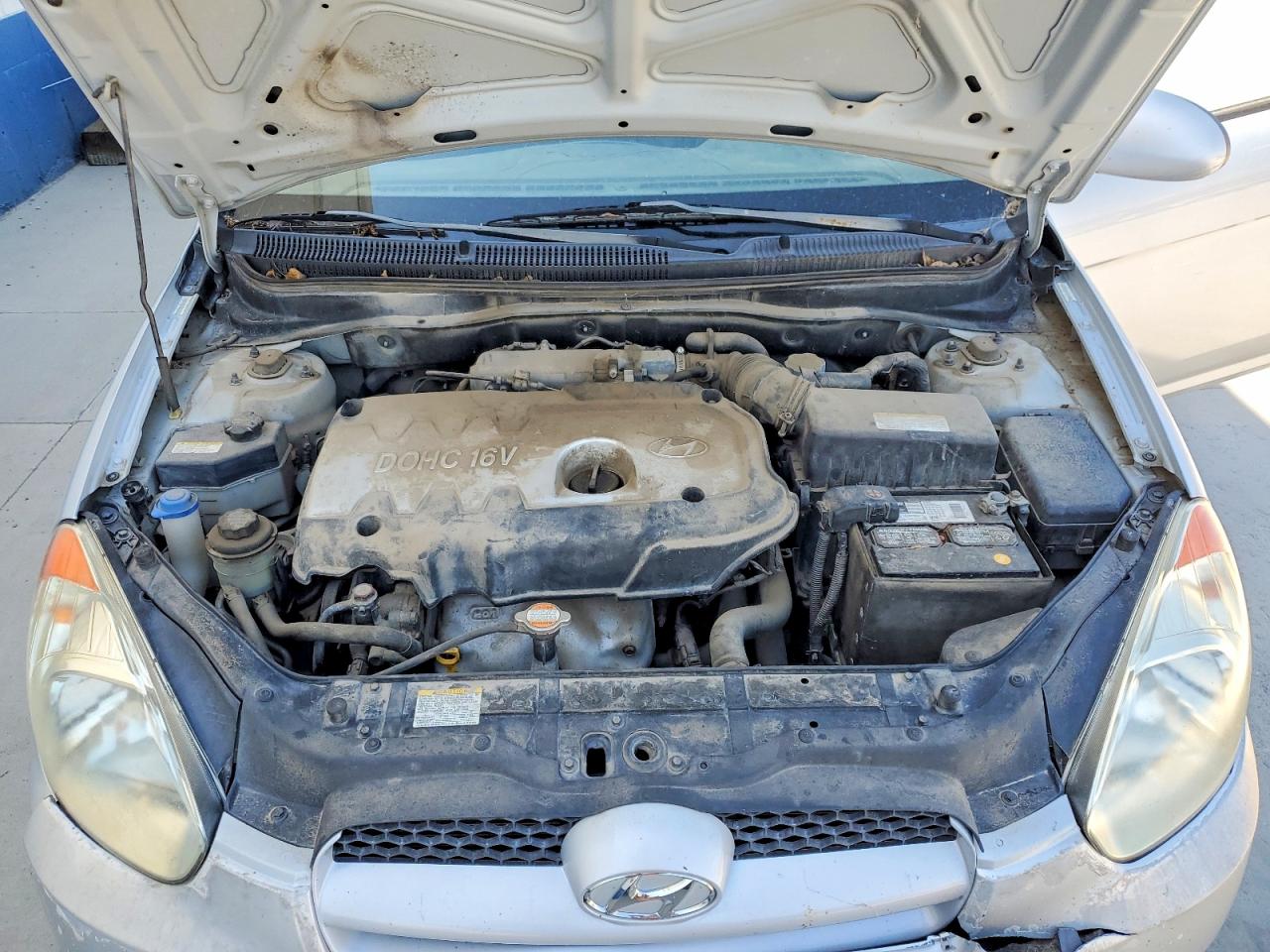 2007 Hyundai Accent Silver vin: KMHCN36C47U012314