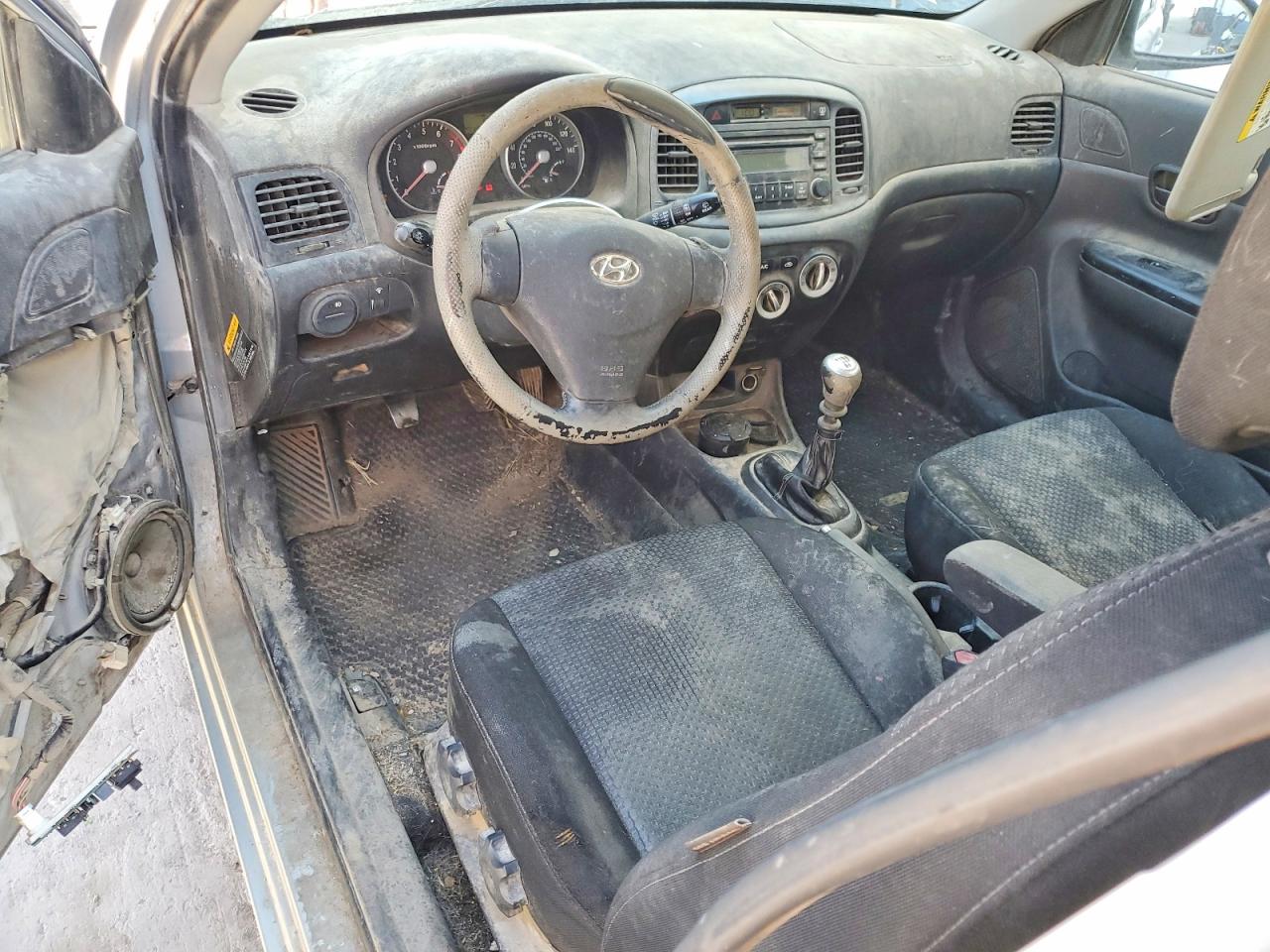 2007 Hyundai Accent Silver vin: KMHCN36C47U012314