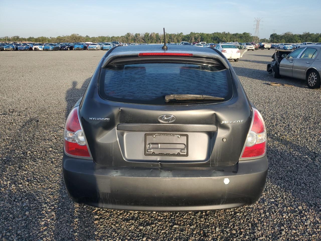 2009 Hyundai Accent Se Gray vin: KMHCN36C49U132844