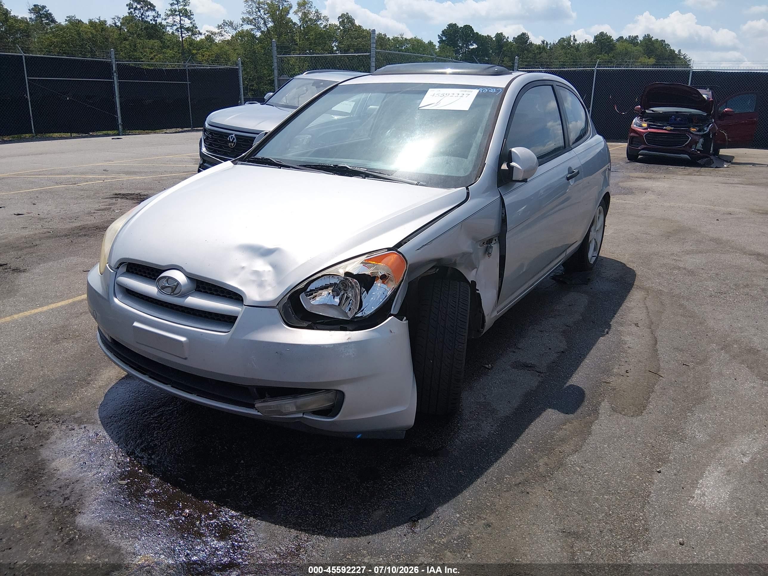2007 Hyundai Accent Se Белый vin: KMHCN36C97U004807