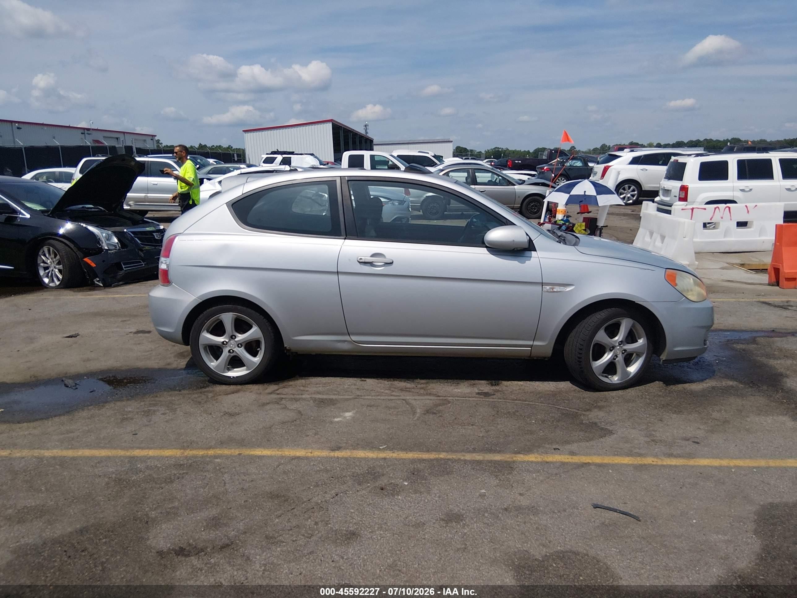 2007 Hyundai Accent Se Белый vin: KMHCN36C97U004807
