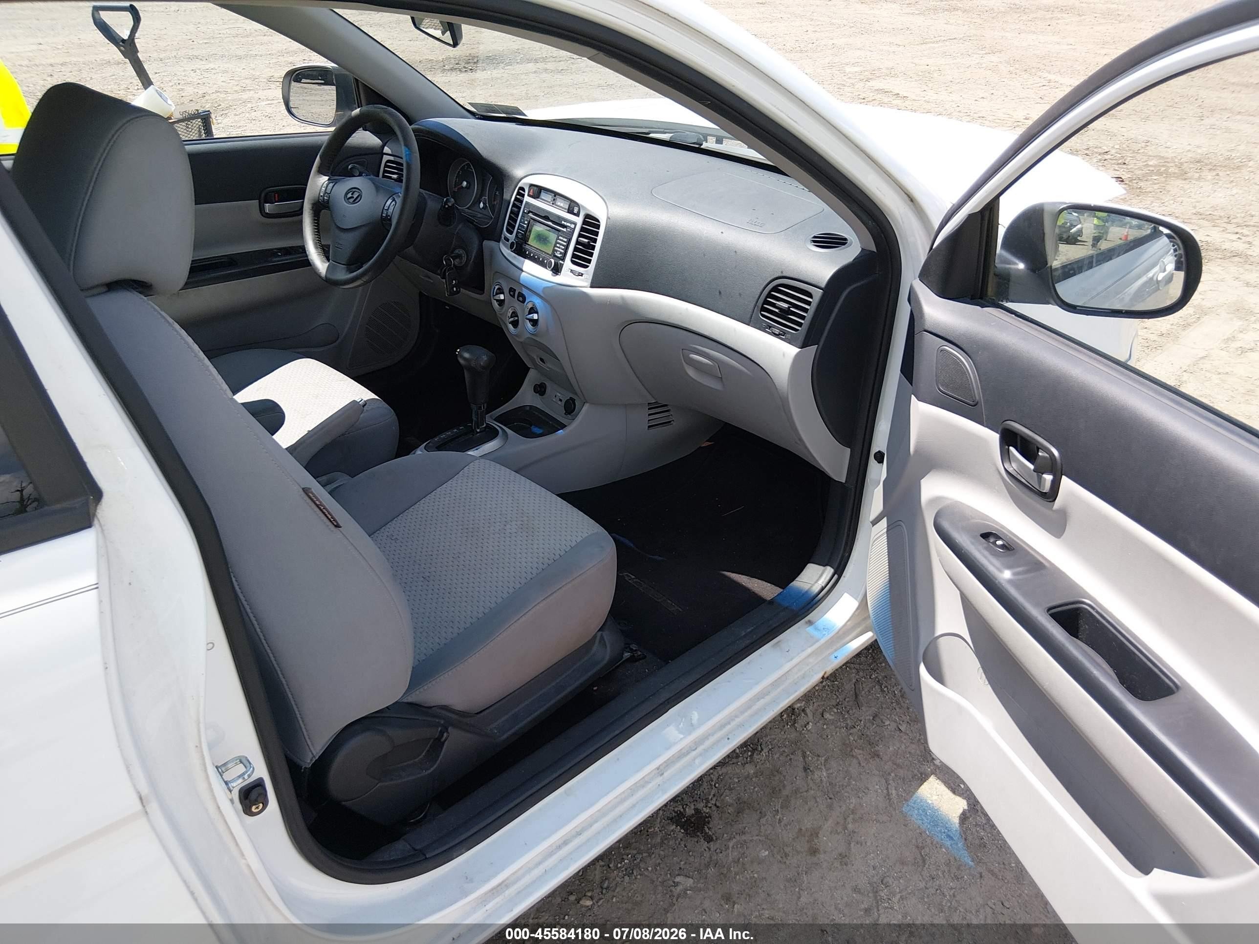 2011 Hyundai Accent Se White vin: KMHCN3AC6BU199233