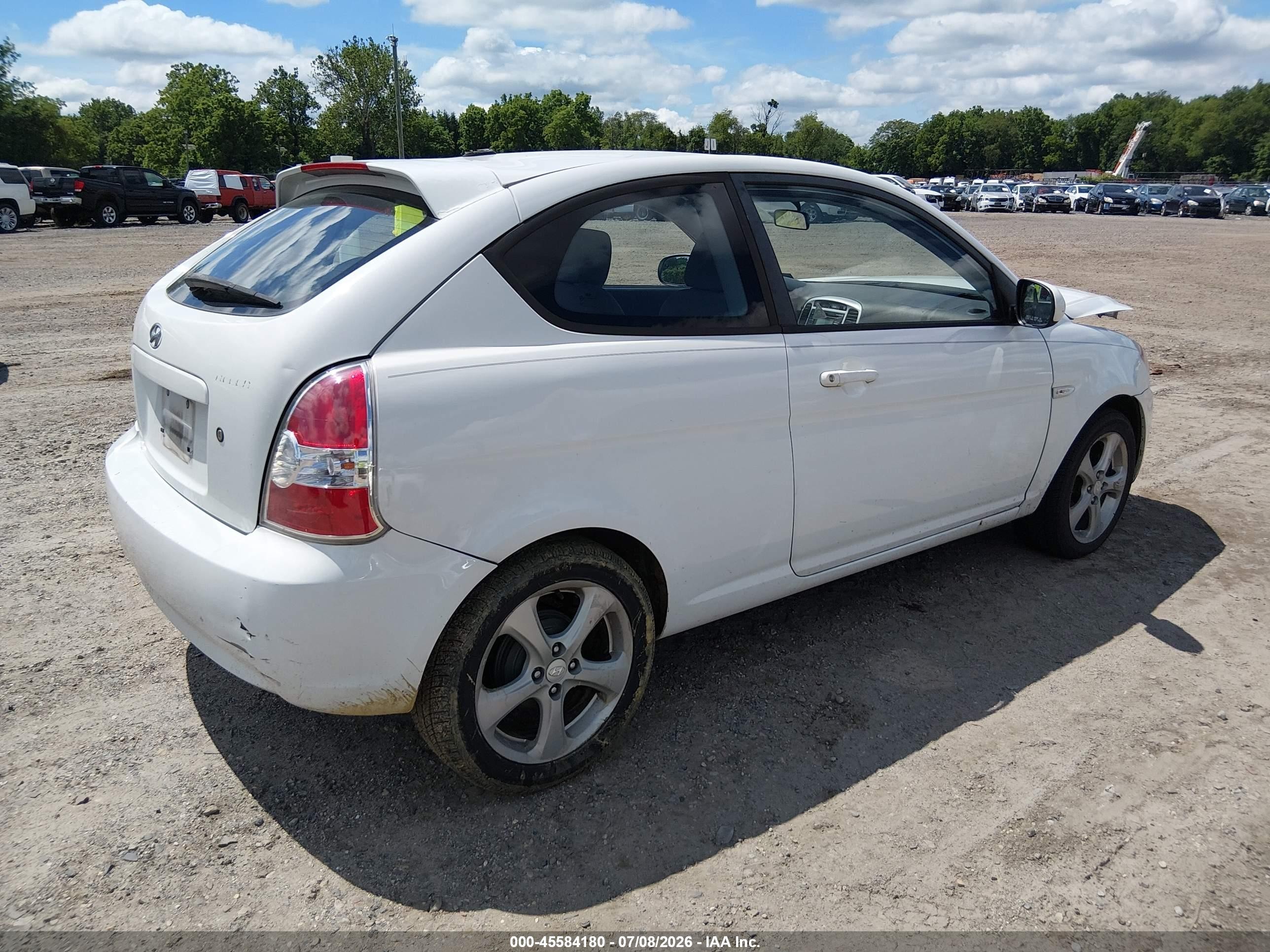 2011 Hyundai Accent Se White vin: KMHCN3AC6BU199233