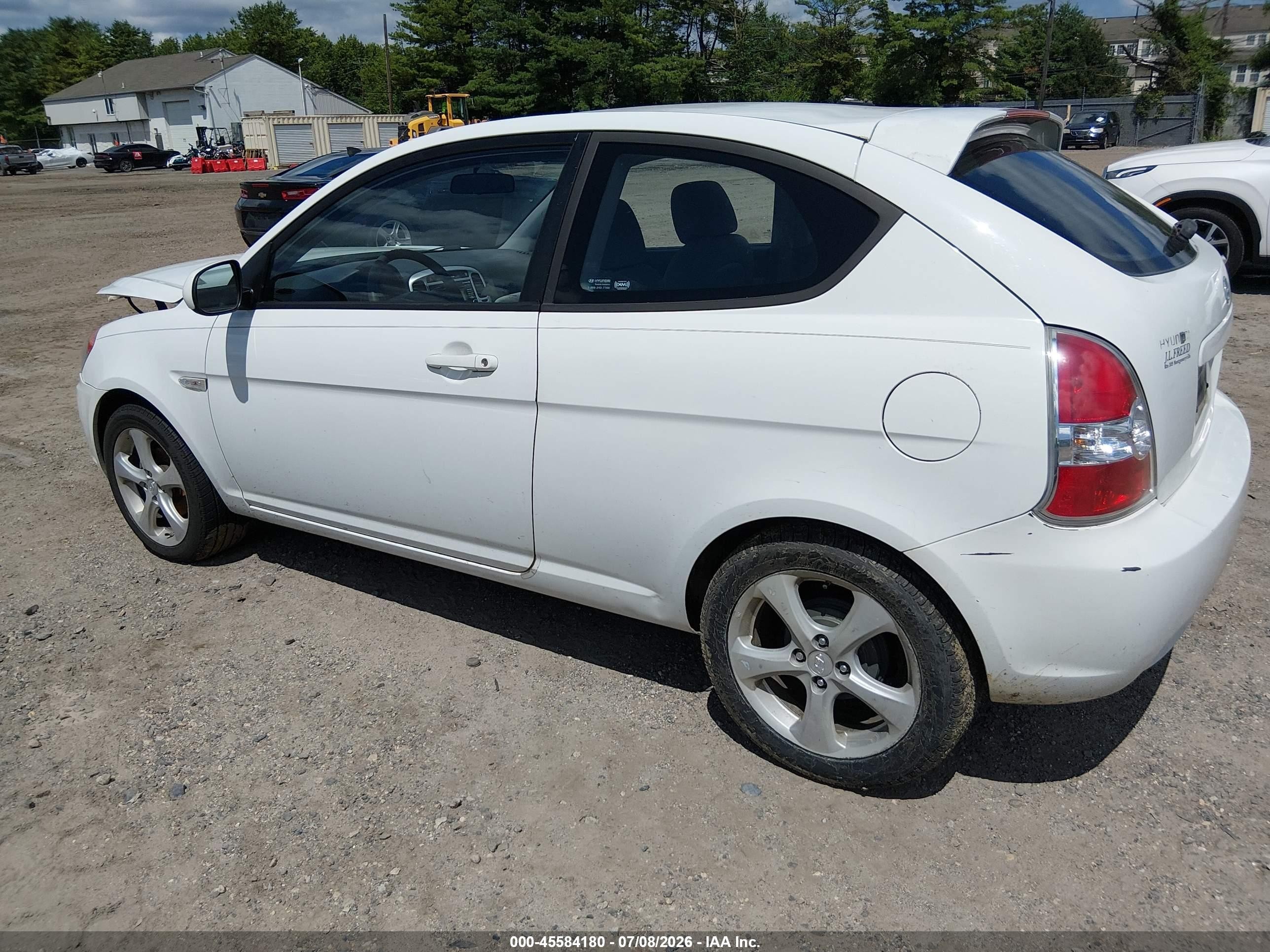 2011 Hyundai Accent Se White vin: KMHCN3AC6BU199233