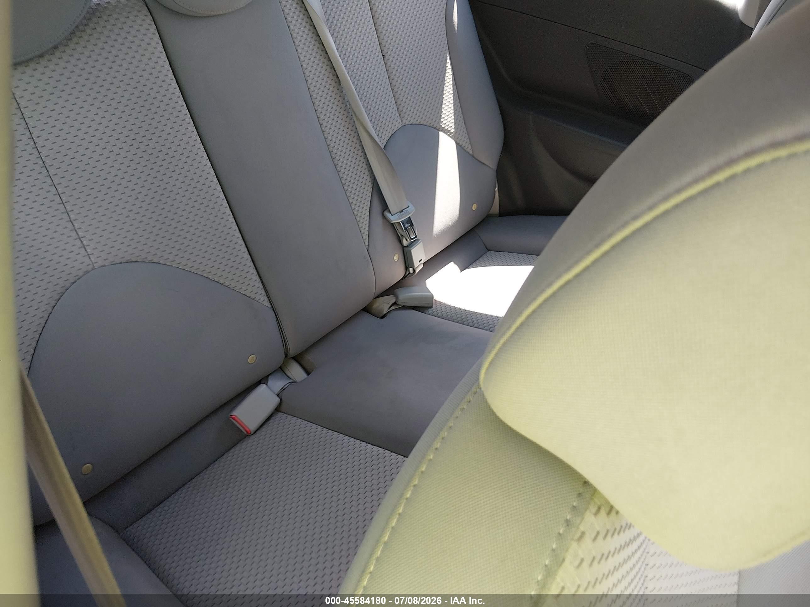 2011 Hyundai Accent Se White vin: KMHCN3AC6BU199233