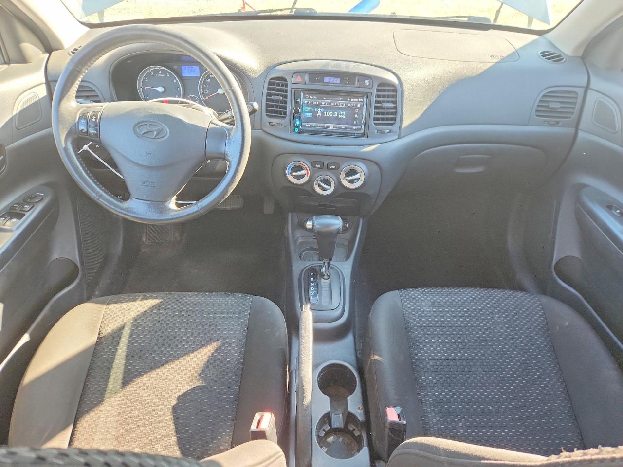 2011 Hyundai Accent Se White vin: KMHCN3BCXBU204335