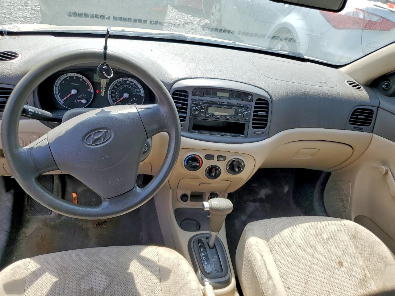 2008 Hyundai Accent Gls Beige vin: KMHCN45C18U237329