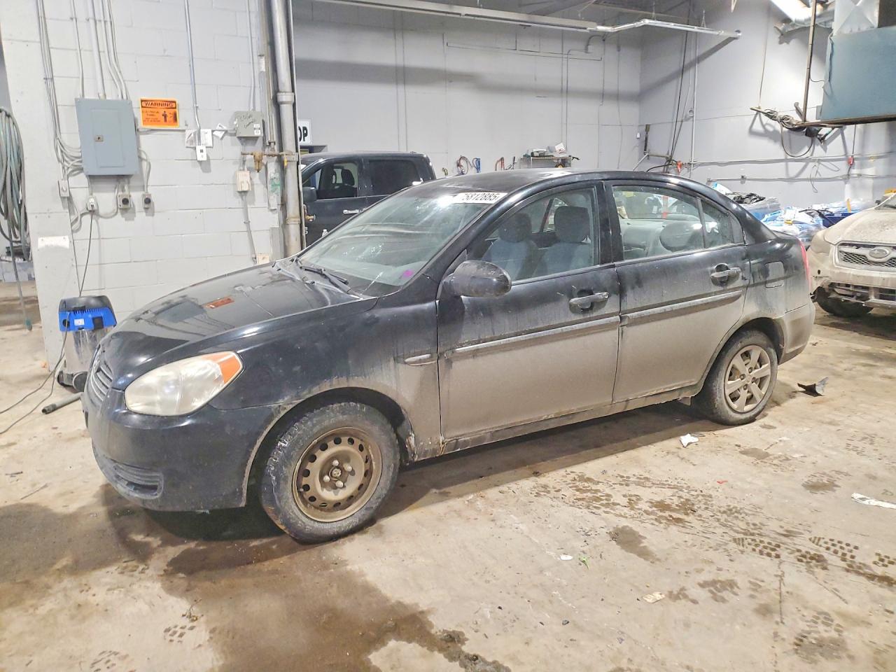 2008 Hyundai Accent Gls Two Tone vin: KMHCN45C38U225022