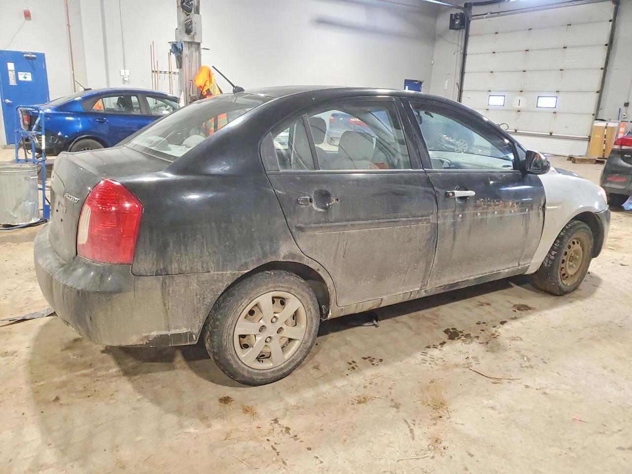 2008 Hyundai Accent Gls Two Tone vin: KMHCN45C38U225022