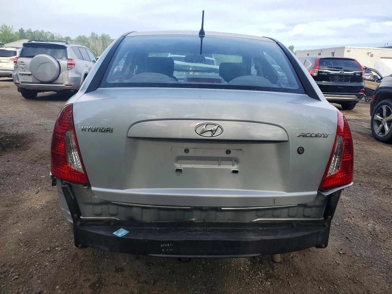 2007 Hyundai Accent Gls Серебряный vin: KMHCN45C87U165706