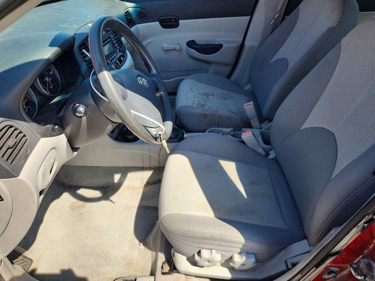2007 Hyundai Accent Gls Red vin: KMHCN46C07U142726