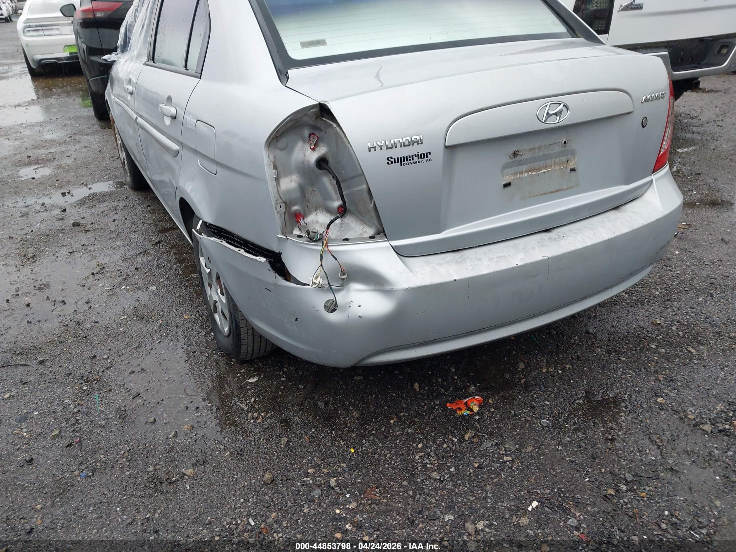 2007 Hyundai Accent Gls Silver vin: KMHCN46C07U155167