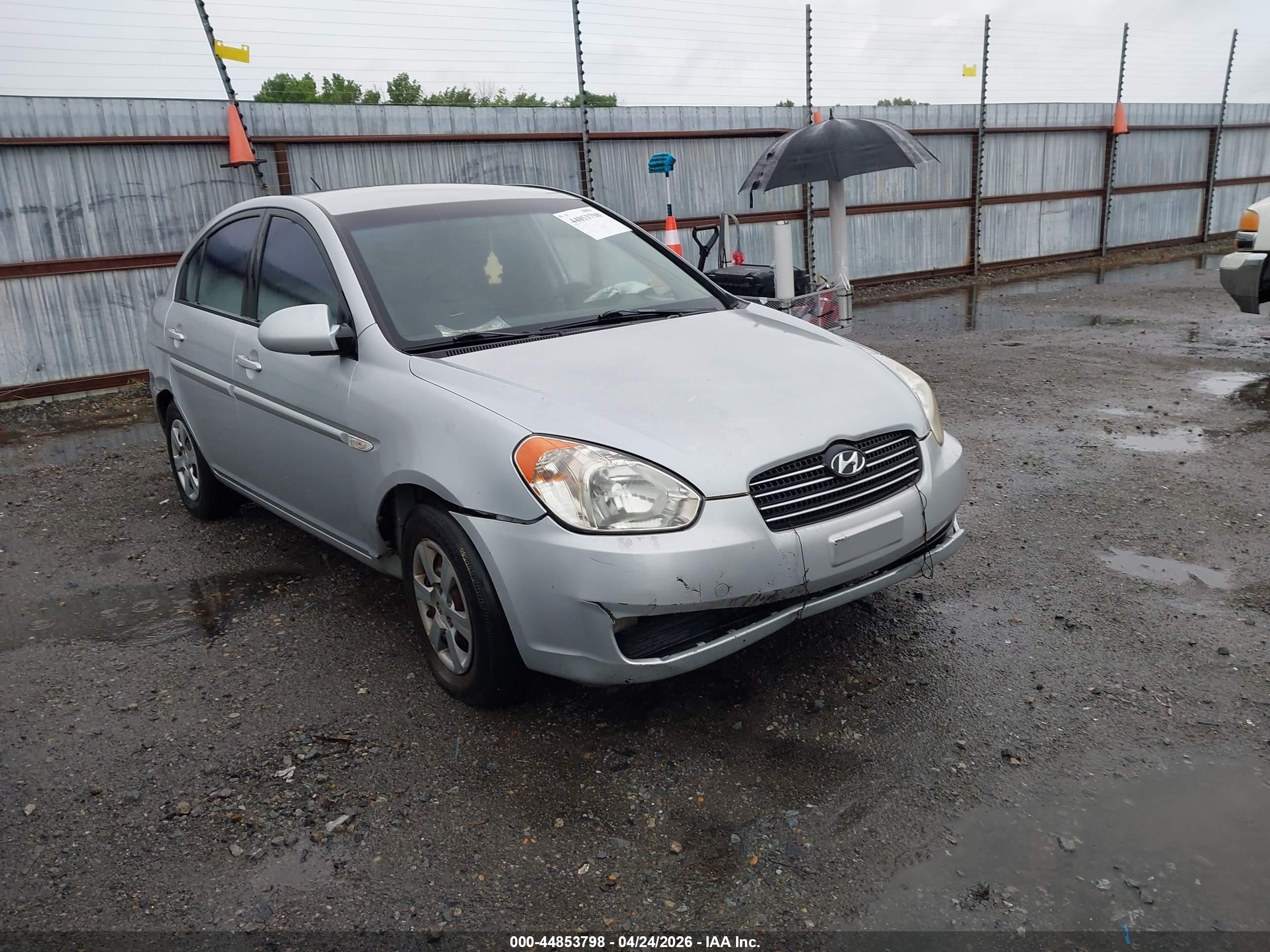 2007 Hyundai Accent Gls Silver vin: KMHCN46C07U155167