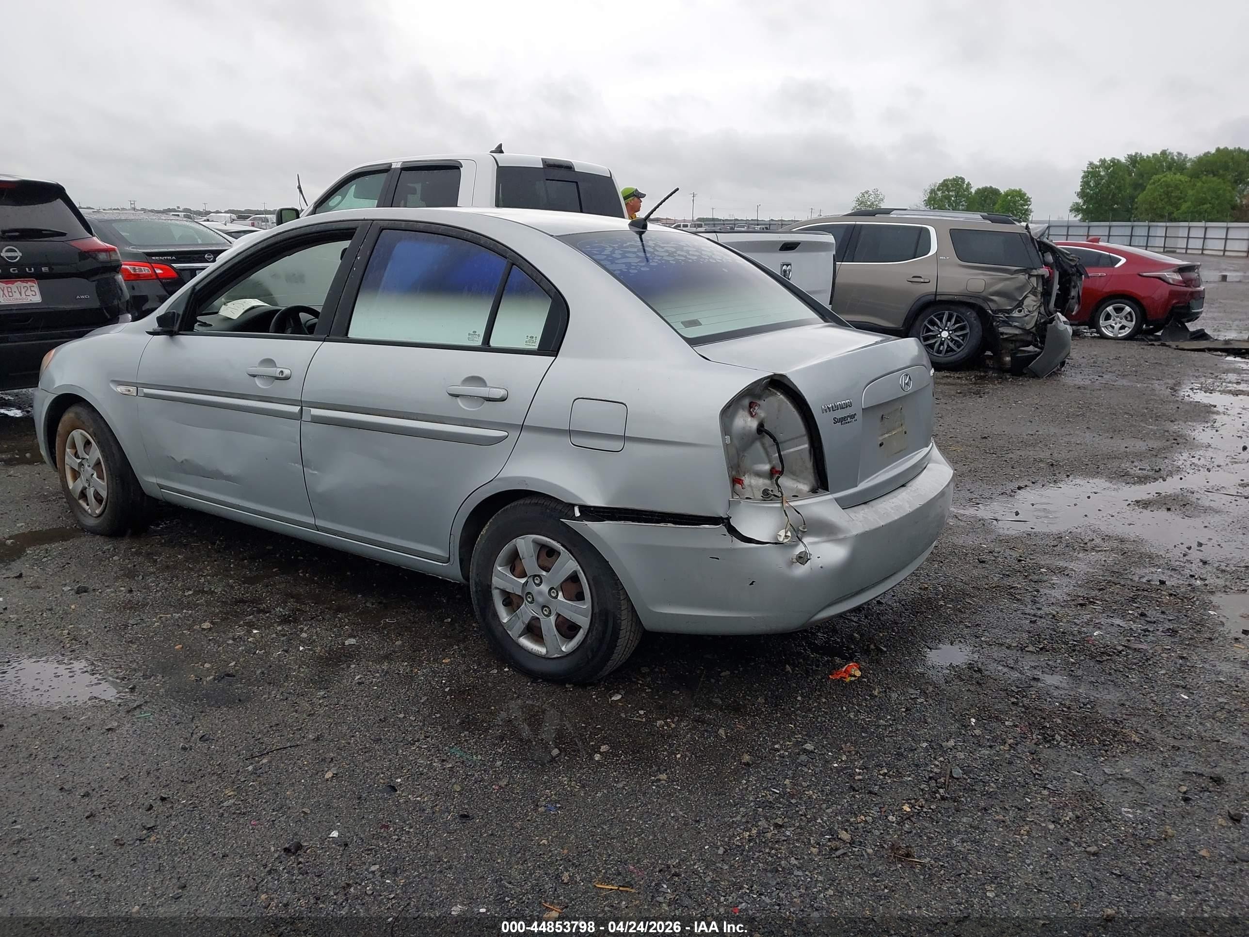 2007 Hyundai Accent Gls Silver vin: KMHCN46C07U155167