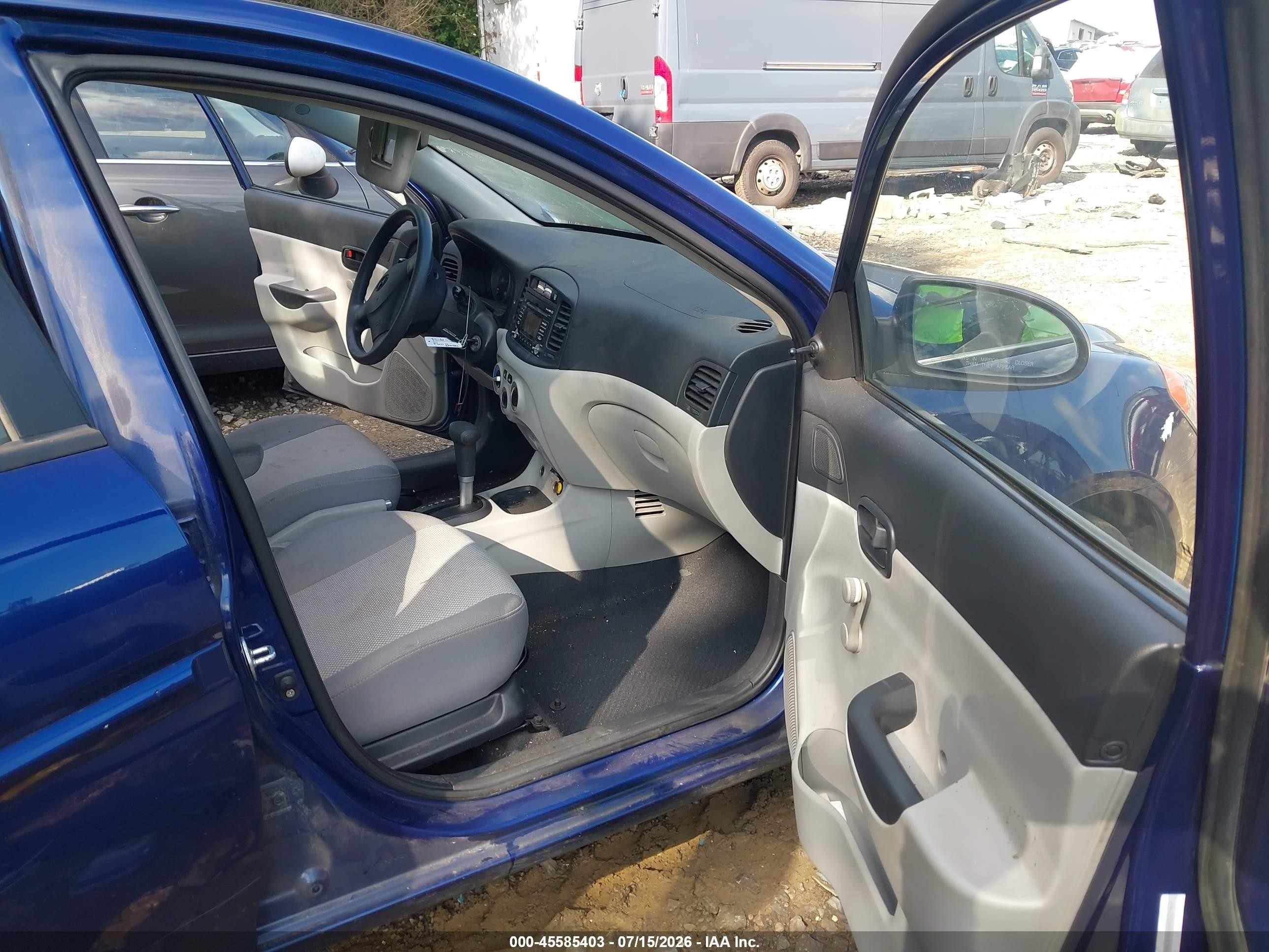 2008 Hyundai Accent Gls Blue vin: KMHCN46C08U227857