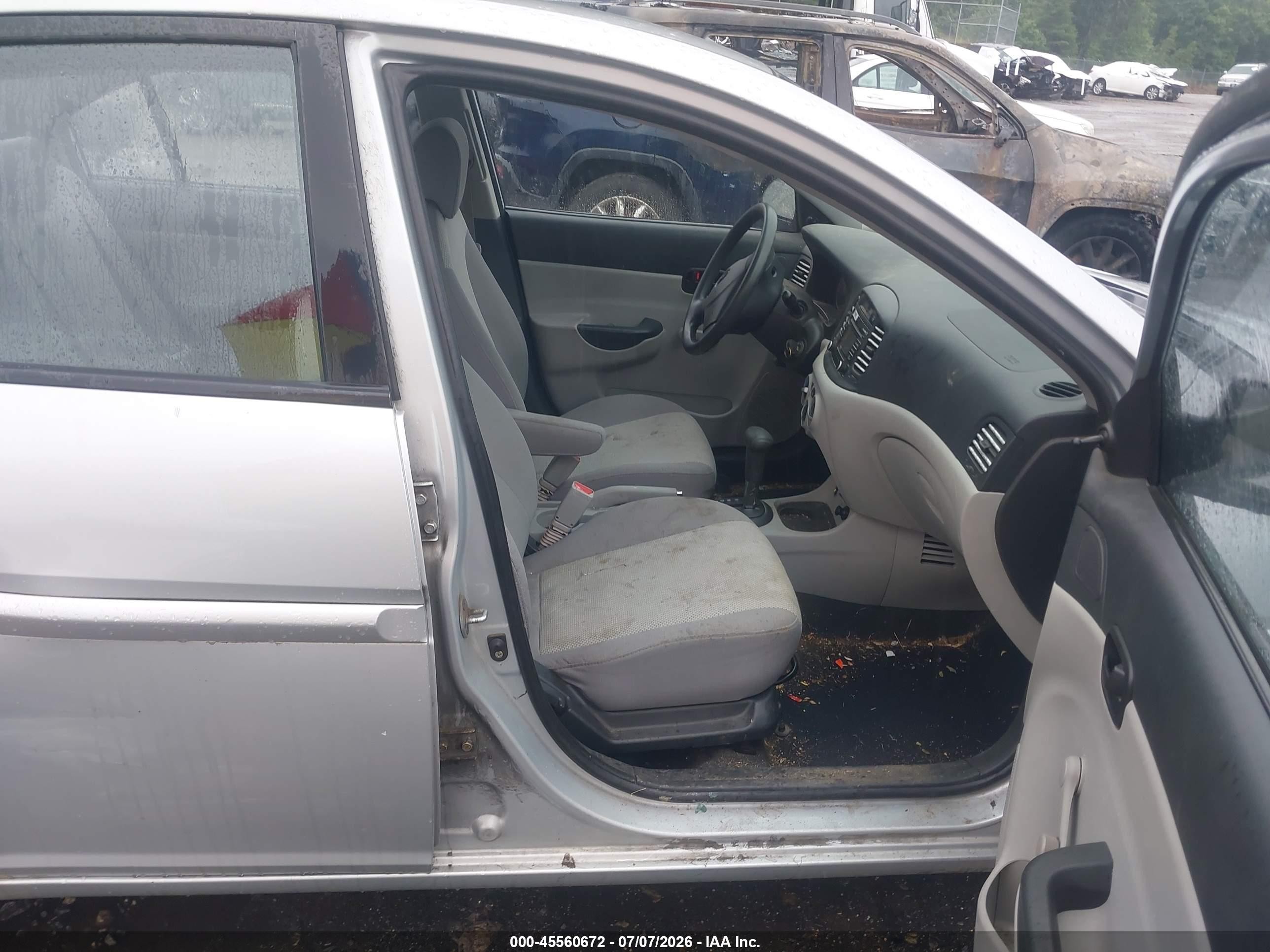 2009 Hyundai Accent Gls Silver vin: KMHCN46C09U316233