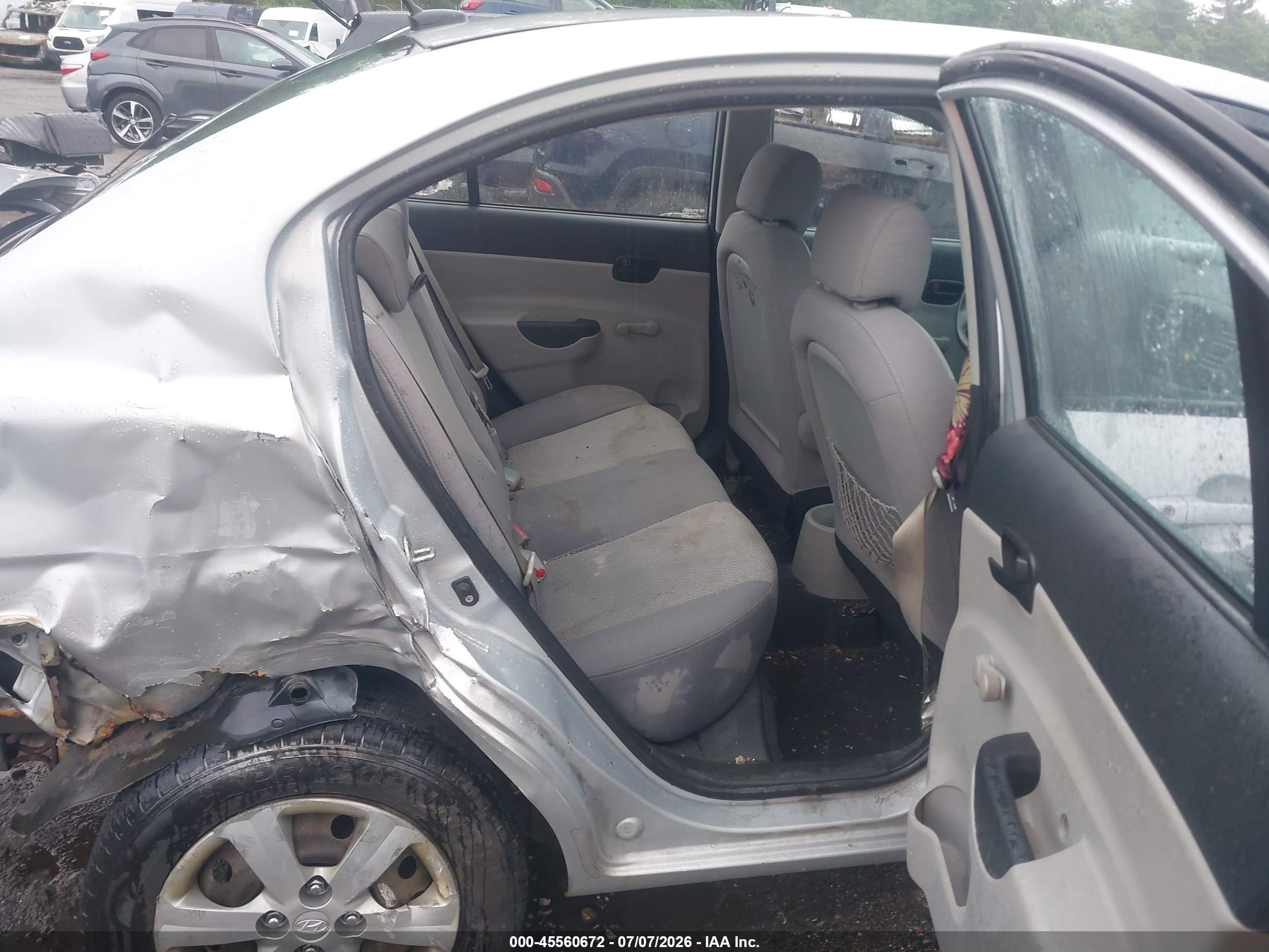 2009 Hyundai Accent Gls Silver vin: KMHCN46C09U316233