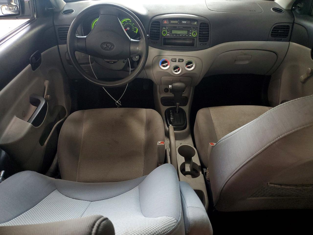 2009 Hyundai Accent Gls Silver vin: KMHCN46C09U340774