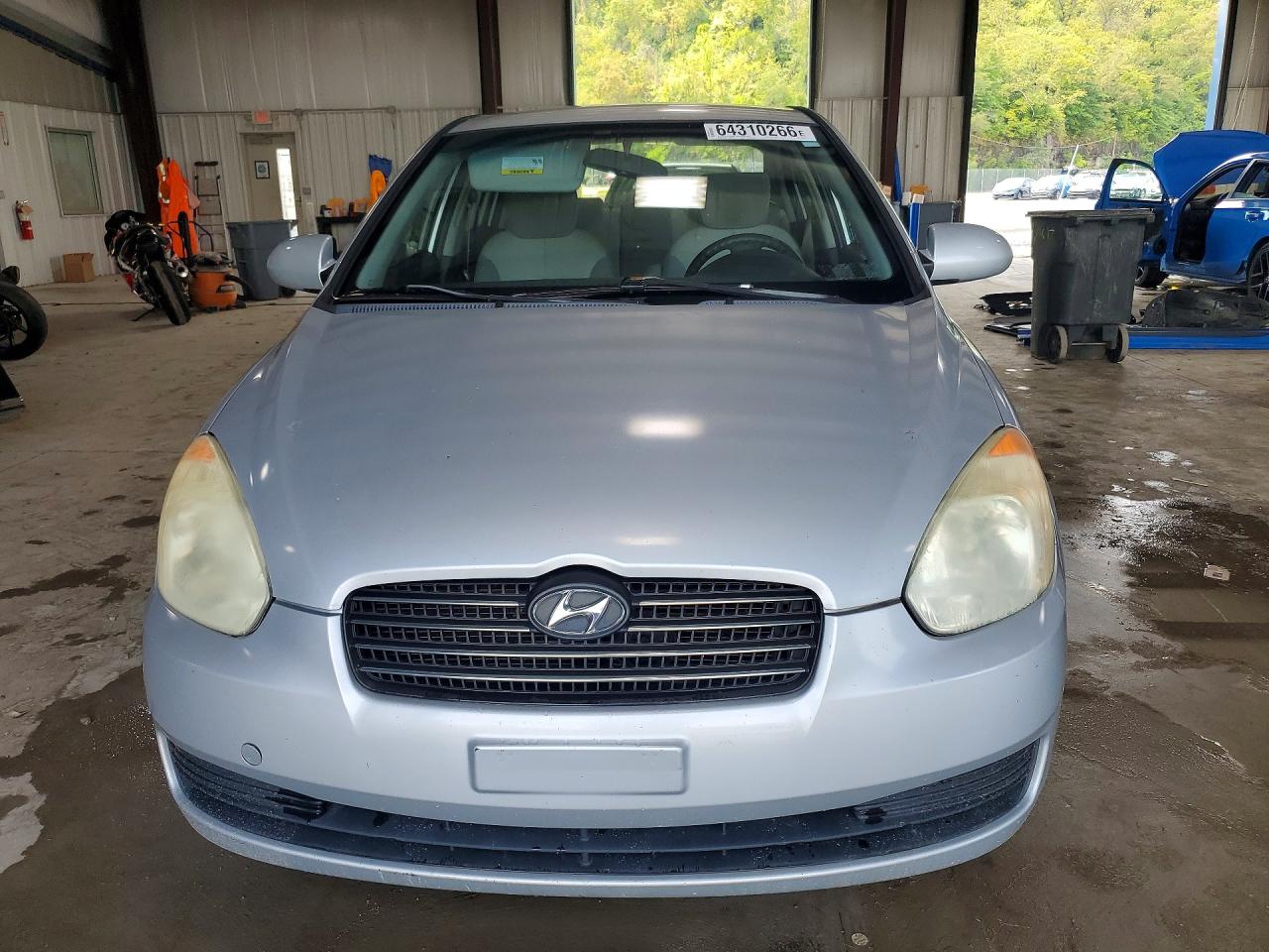 2009 Hyundai Accent Gls Silver vin: KMHCN46C09U340774