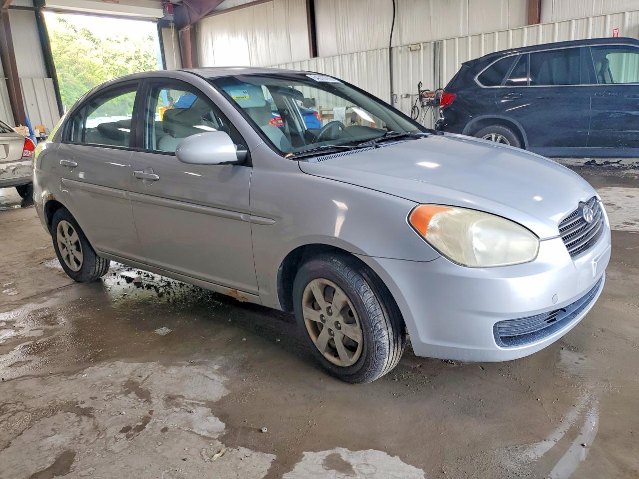2009 Hyundai Accent Gls Silver vin: KMHCN46C09U340774