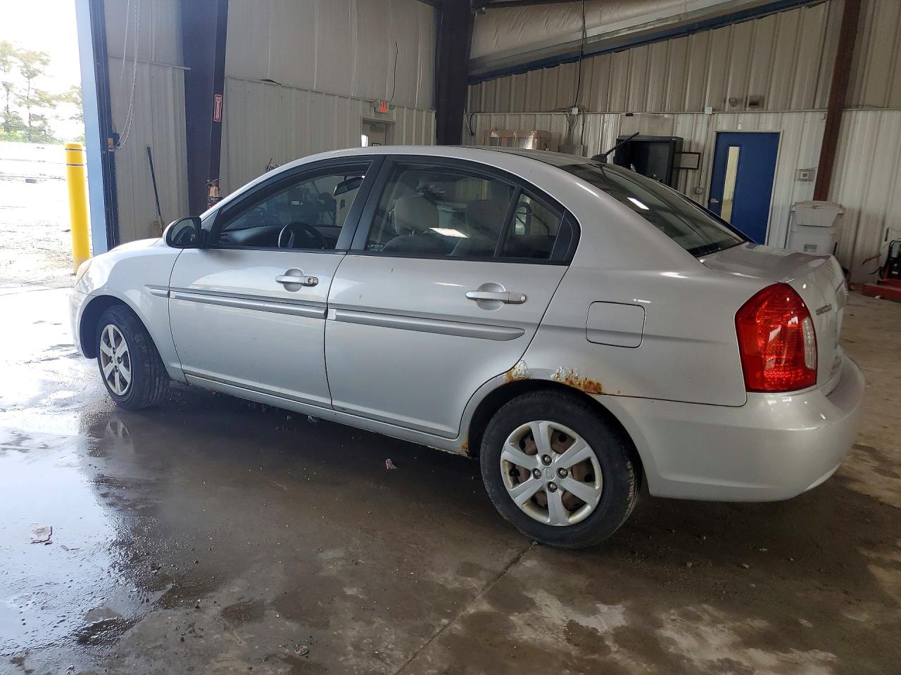 2009 Hyundai Accent Gls Silver vin: KMHCN46C09U340774