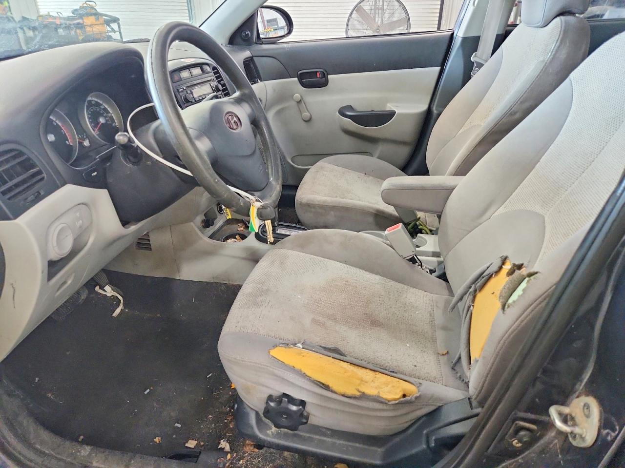 2009 Hyundai Accent Gls Gray vin: KMHCN46C09U381874