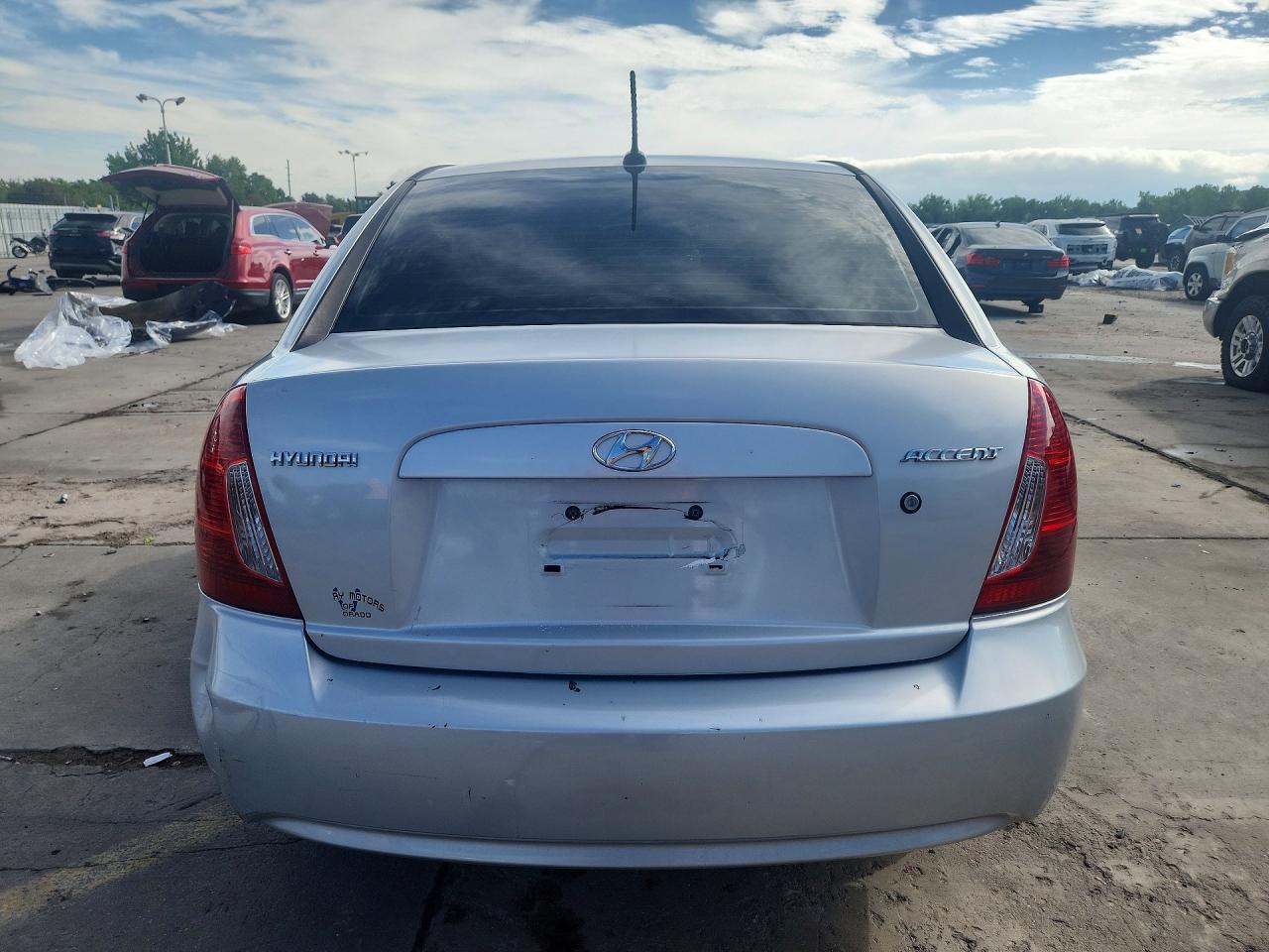 2008 Hyundai Accent Gls Серебряный vin: KMHCN46C18U249141