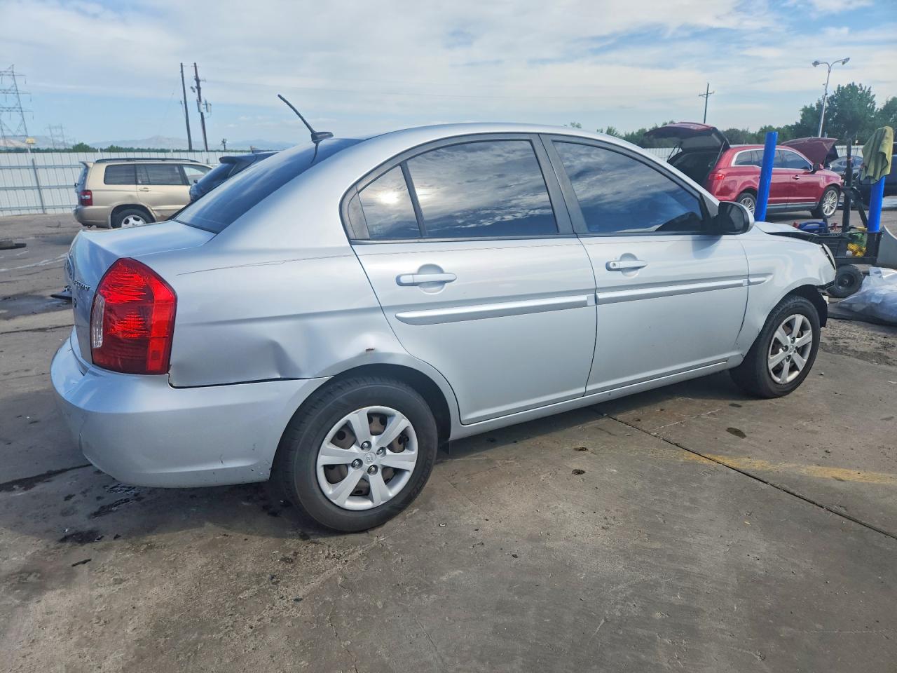 2008 Hyundai Accent Gls Серебряный vin: KMHCN46C18U249141