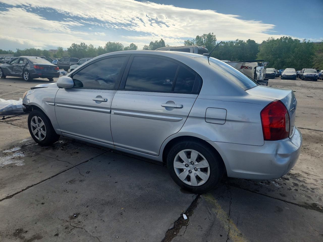 2008 Hyundai Accent Gls Серебряный vin: KMHCN46C18U249141