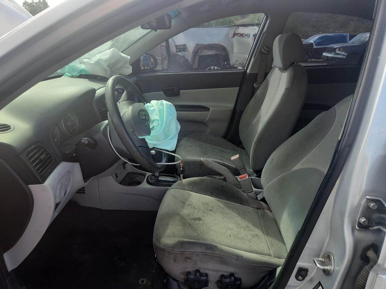 2008 Hyundai Accent Gls Серебряный vin: KMHCN46C18U249141