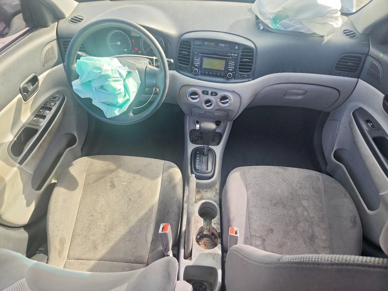 2008 Hyundai Accent Gls Серебряный vin: KMHCN46C18U249141