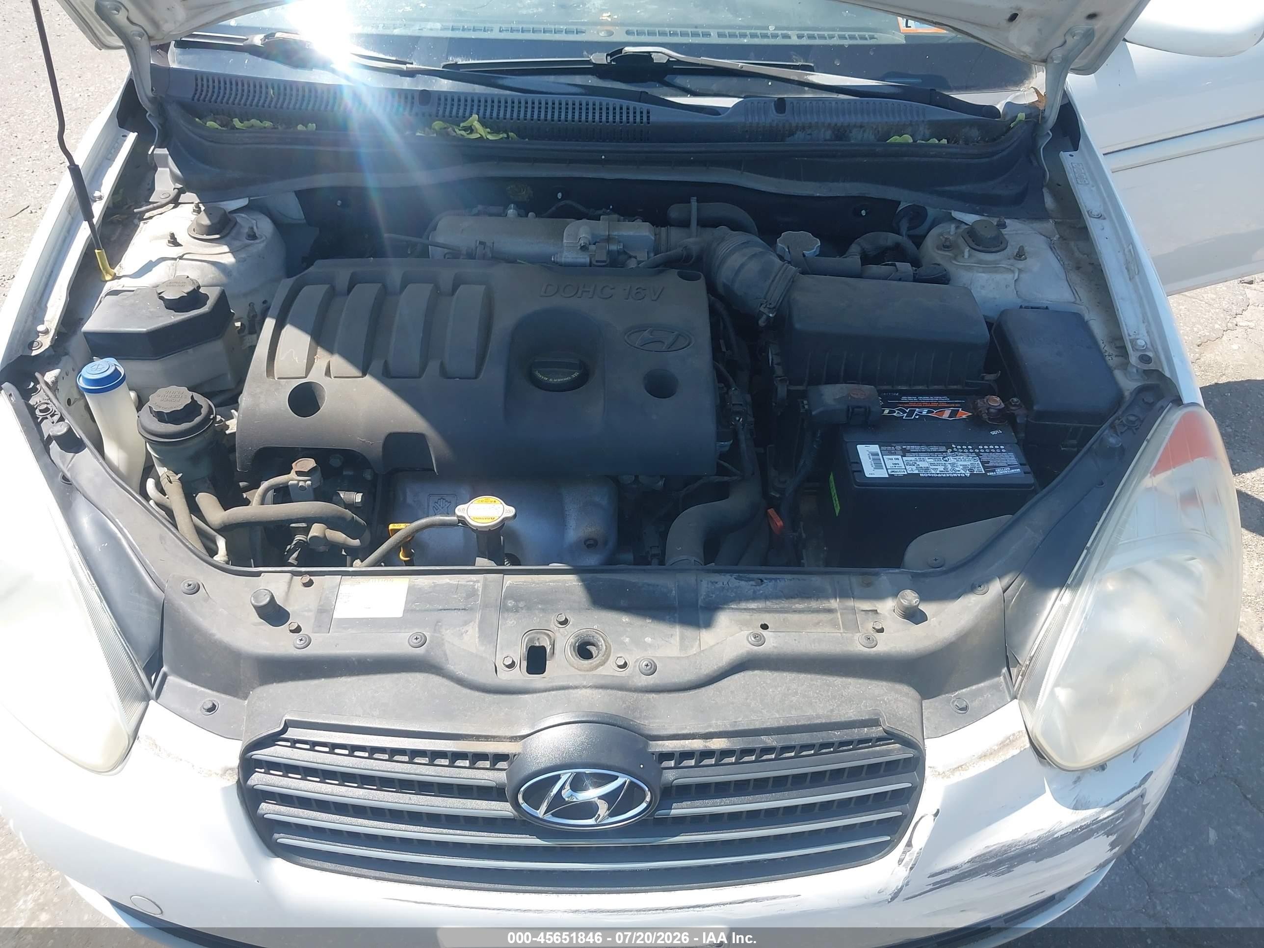 2009 Hyundai Accent Gls Белый vin: KMHCN46C19U321196