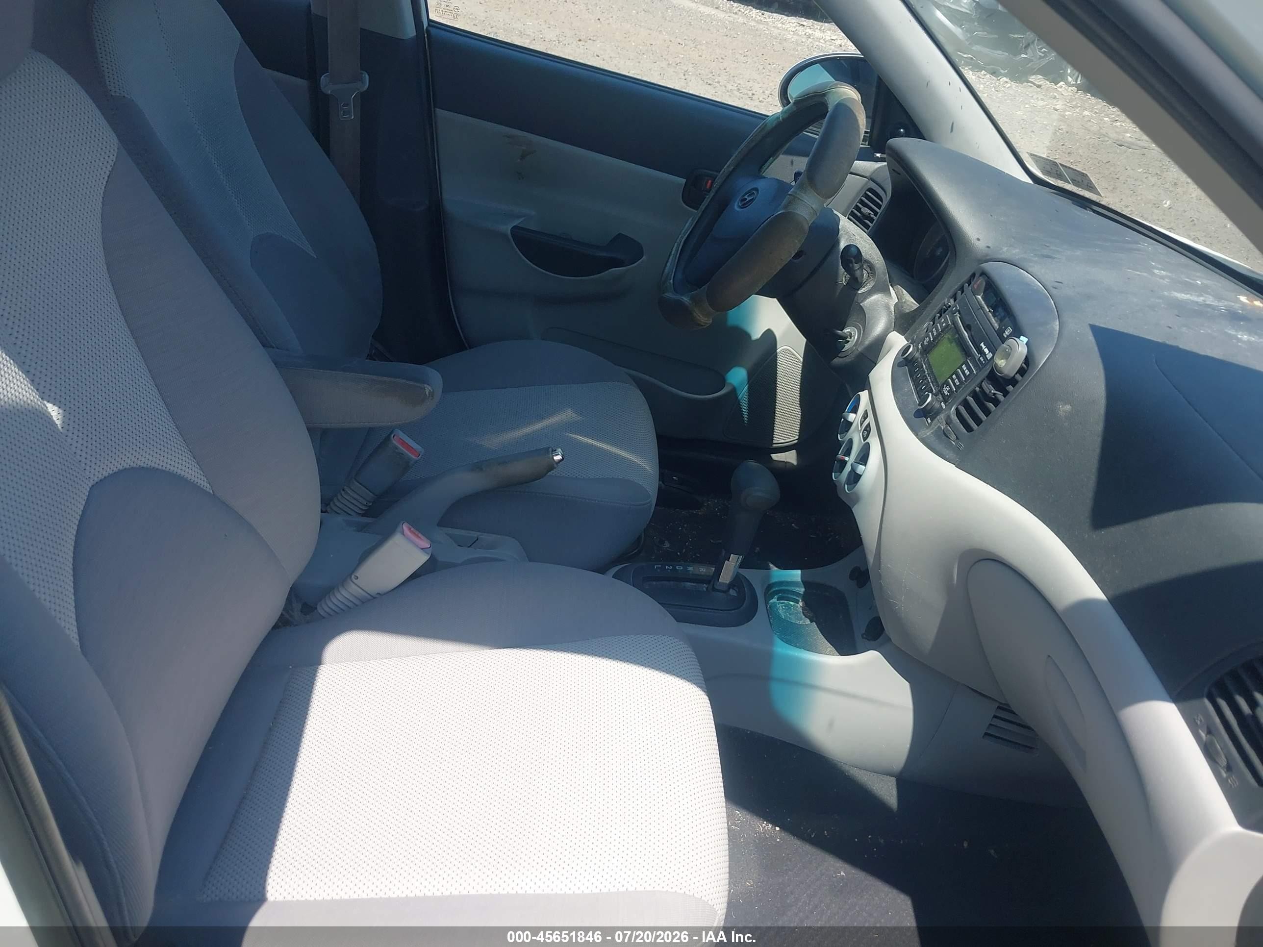2009 Hyundai Accent Gls Белый vin: KMHCN46C19U321196