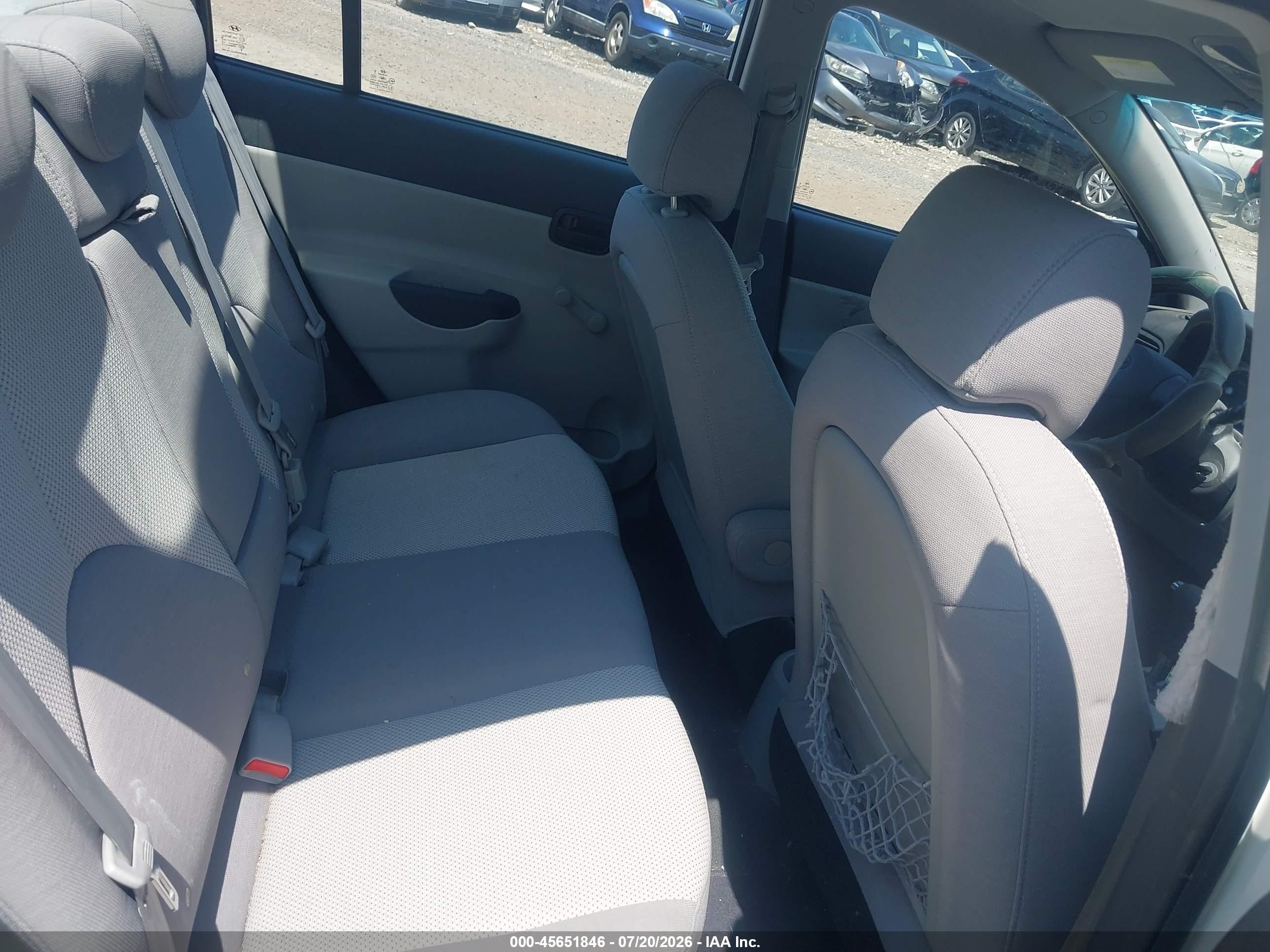 2009 Hyundai Accent Gls Белый vin: KMHCN46C19U321196
