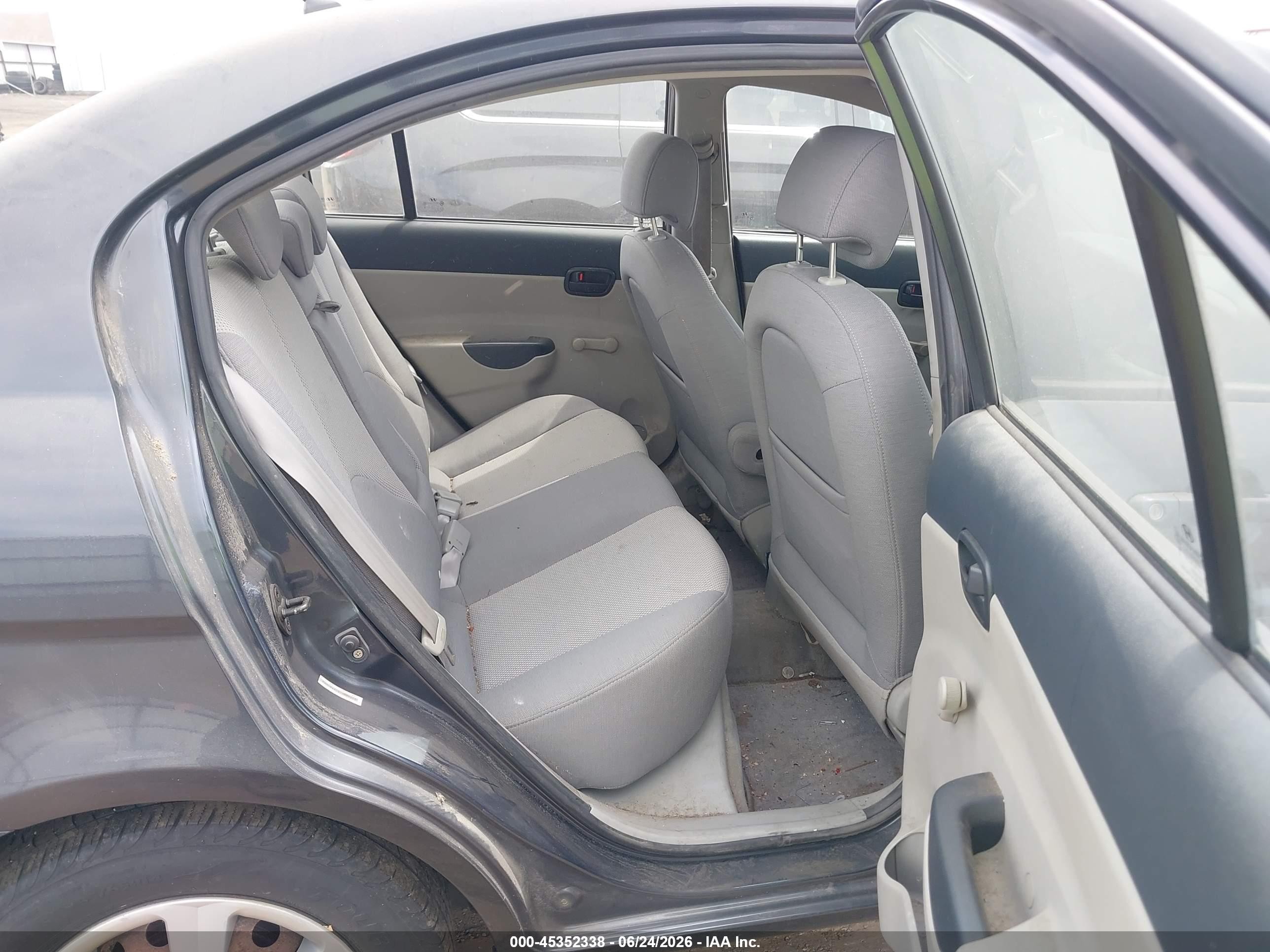 2007 Hyundai Accent Gls Gray vin: KMHCN46C27U089253