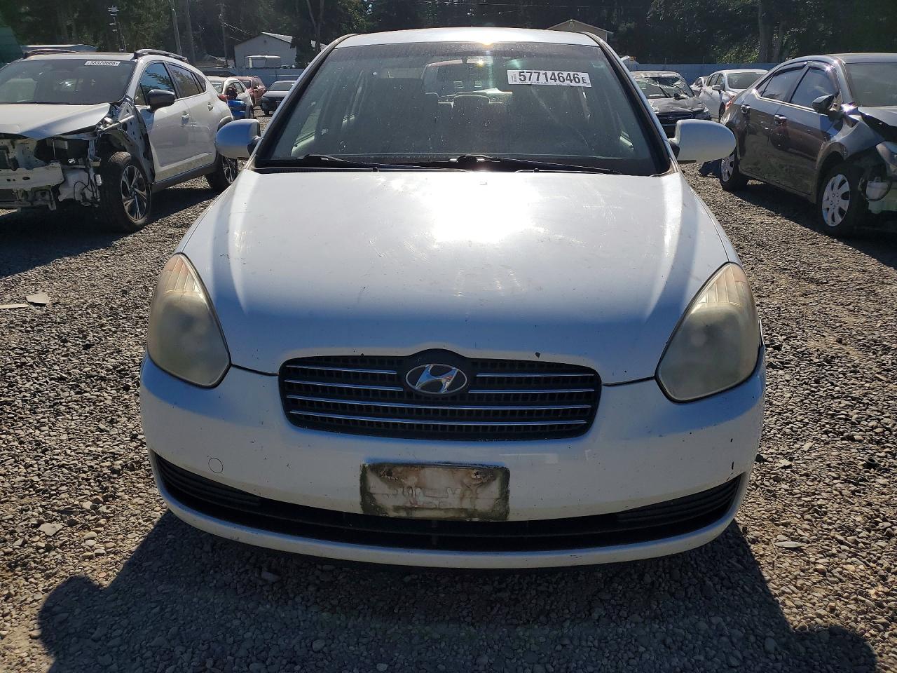 2007 Hyundai Accent Gls White vin: KMHCN46C27U139360