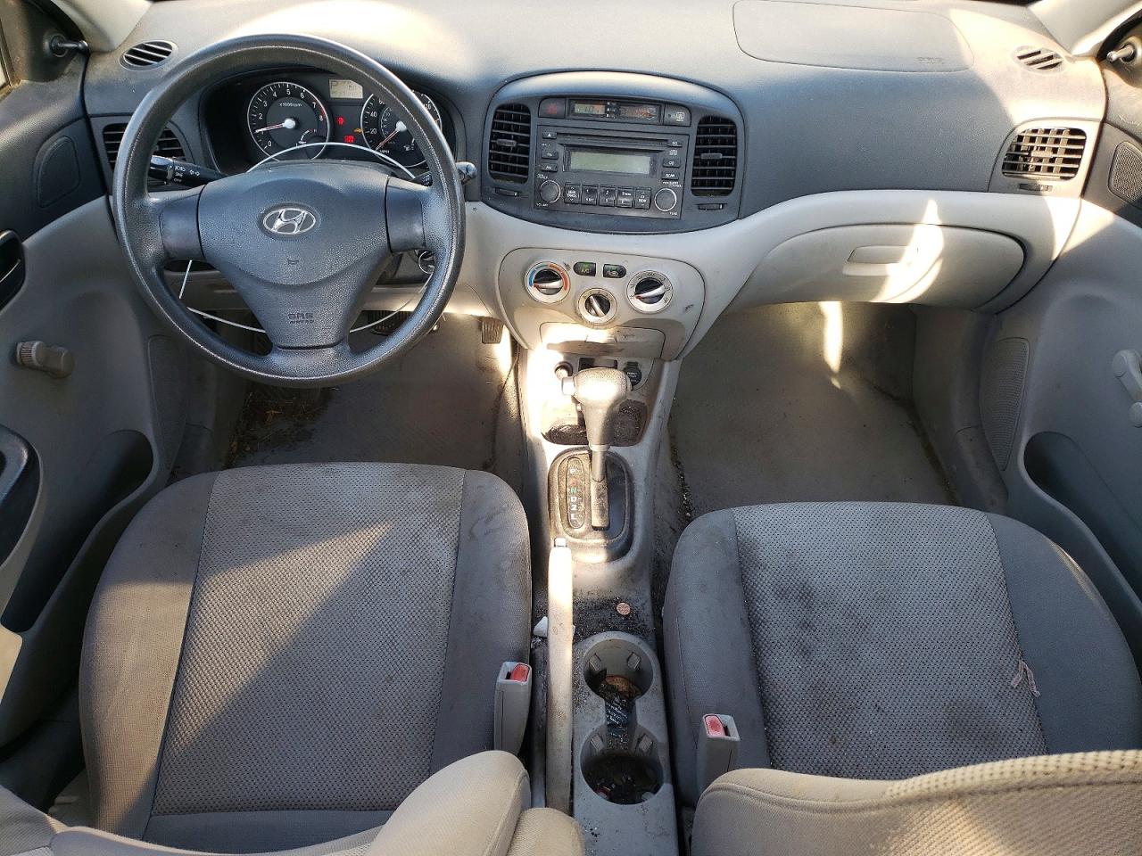 2007 Hyundai Accent Gls White vin: KMHCN46C27U139360