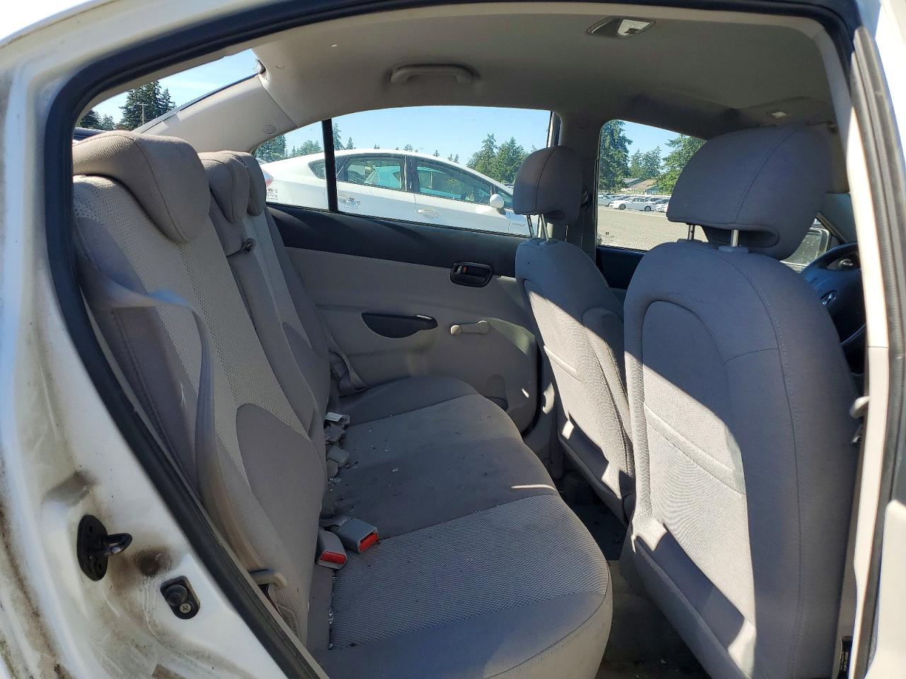 2007 Hyundai Accent Gls White vin: KMHCN46C27U139360