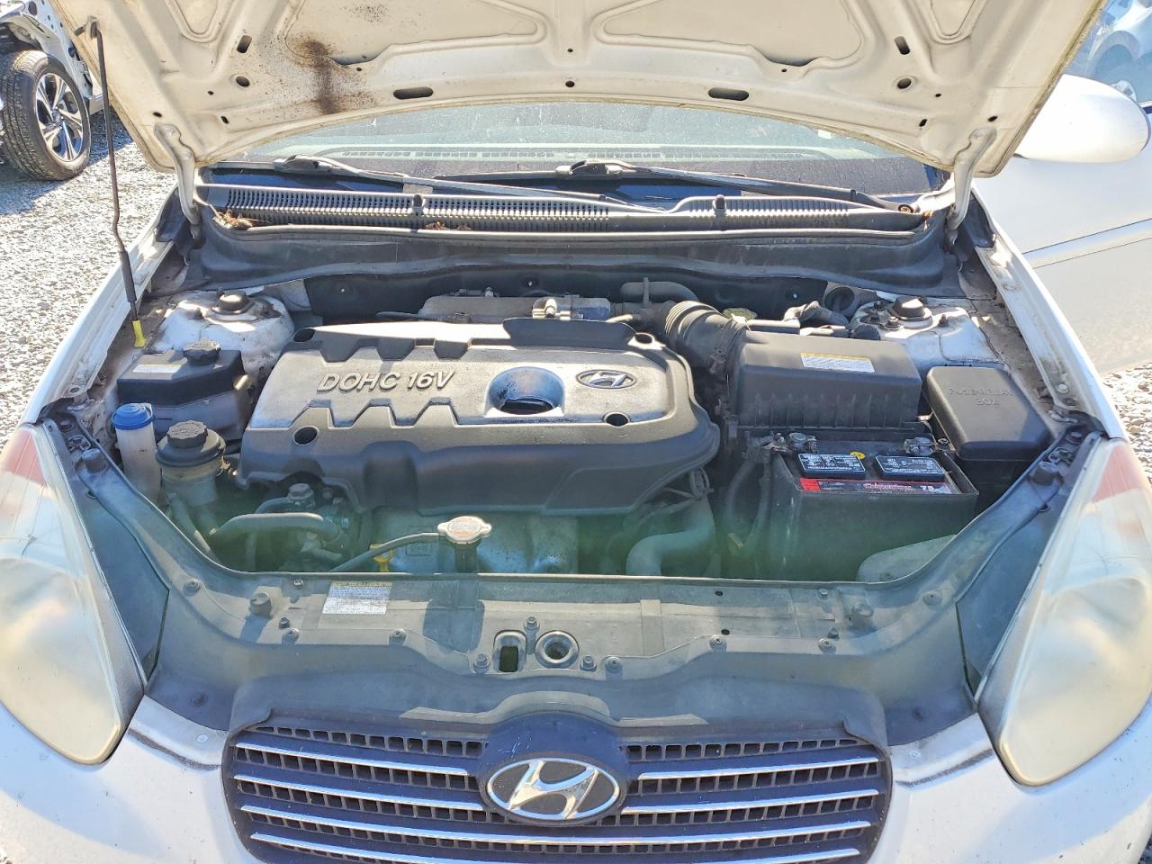 2007 Hyundai Accent Gls White vin: KMHCN46C27U139360