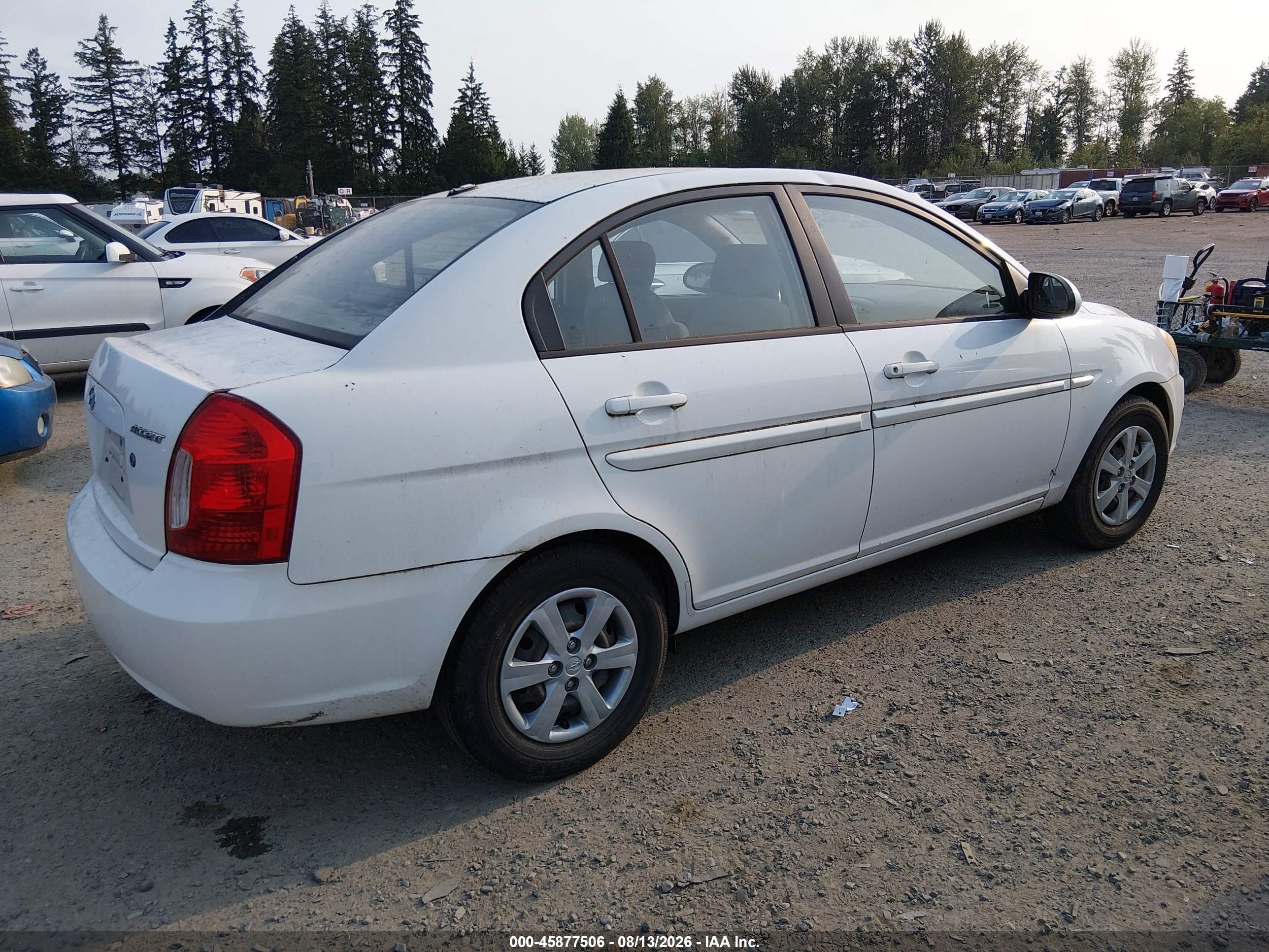 2008 Hyundai Accent Gls White vin: KMHCN46C28U243770
