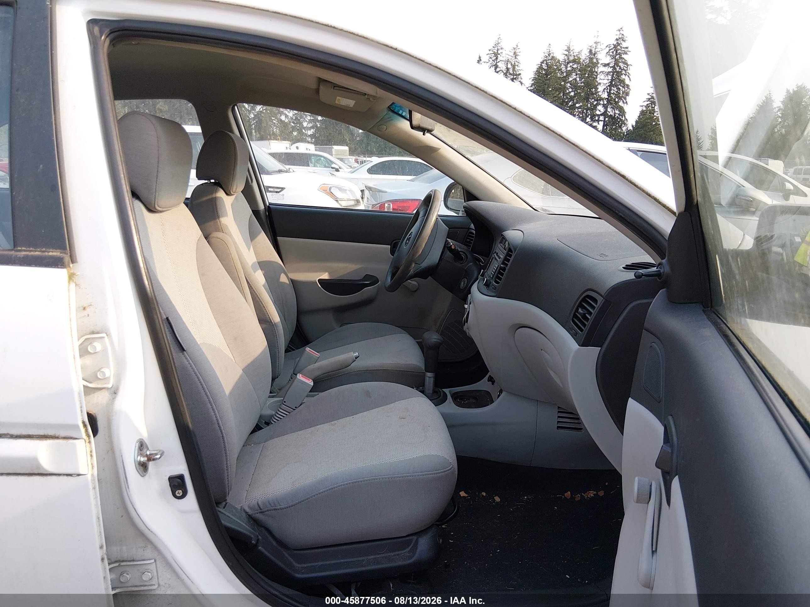 2008 Hyundai Accent Gls White vin: KMHCN46C28U243770