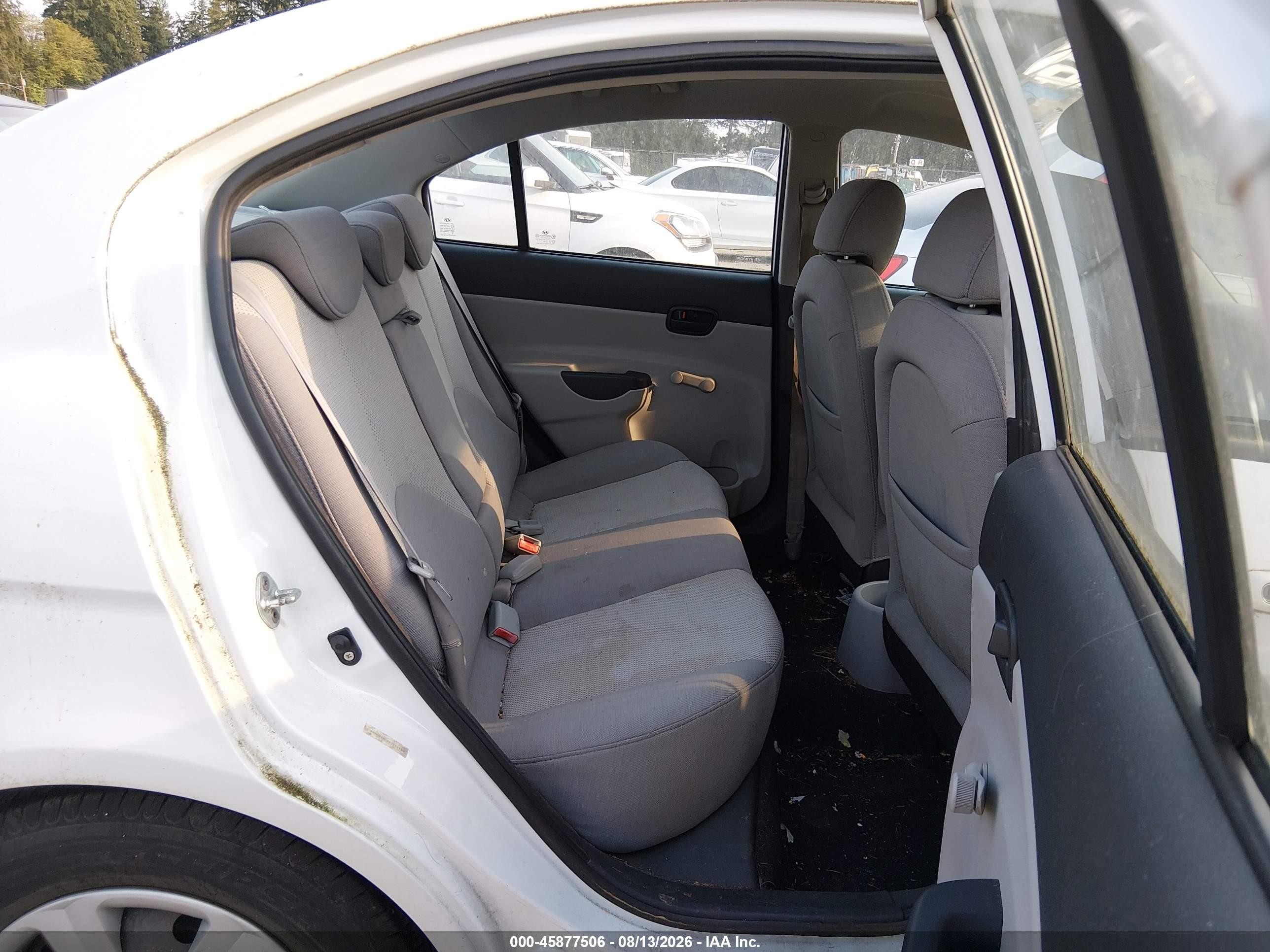 2008 Hyundai Accent Gls White vin: KMHCN46C28U243770