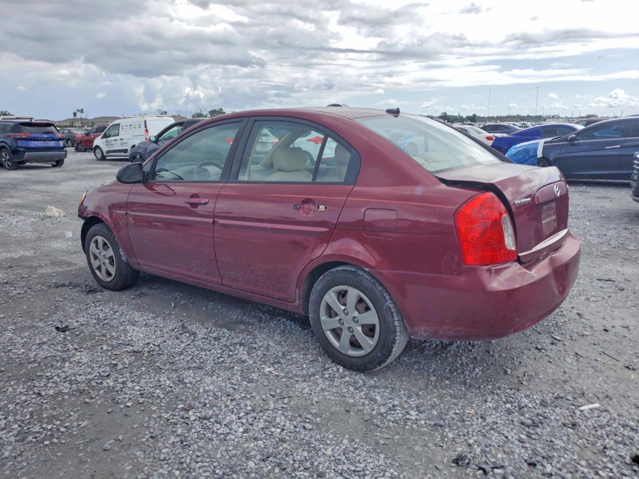 2008 Hyundai Accent Gls Red vin: KMHCN46C28U275957